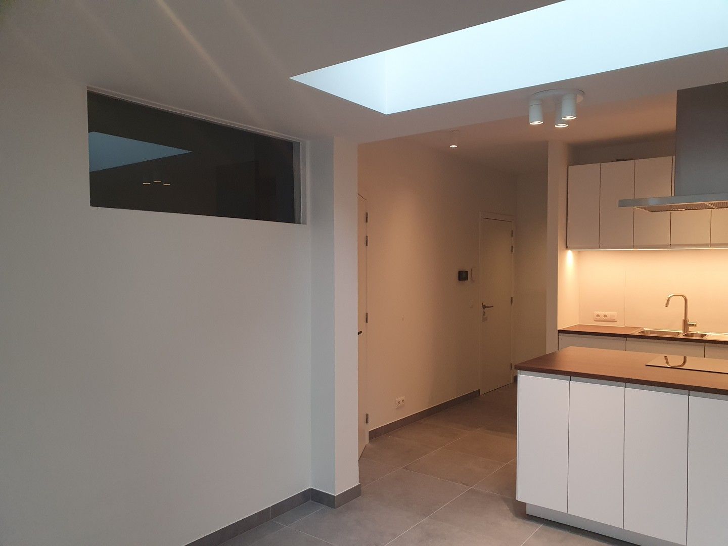 Instapklaar, duurzaam afgewerkt appartement te huur in Sint-Amandsberg foto 4