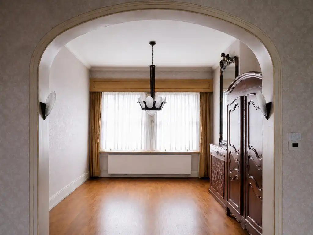 Architecturale herenwoning met drie bouwlagen en ruime tuin, opgetrokken in art deco en de Nieuwe Zakelijkheid. foto 4