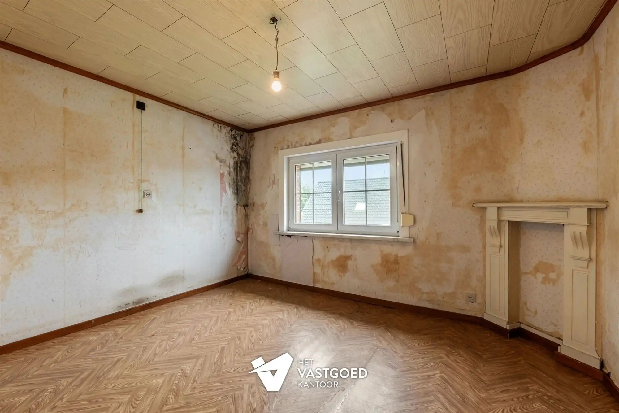 CHARMANTE TE RENOVEREN WONING, RUSTIG GELEGEN OP EEN RUIM PERCEEL VAN 11 ARE. foto 11