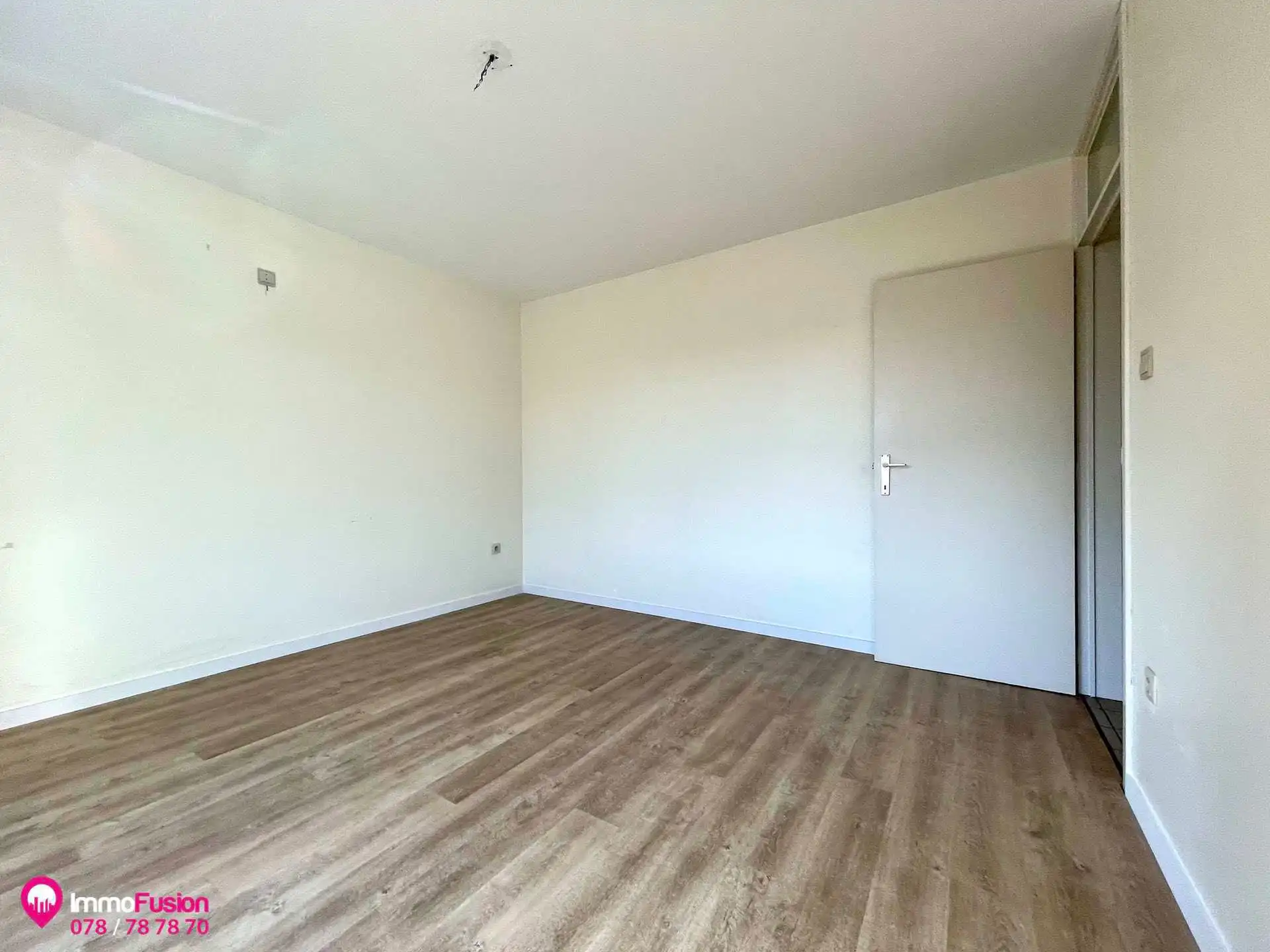 Mooi 2-slaapkamer appartement met terras in het centrum! foto 22