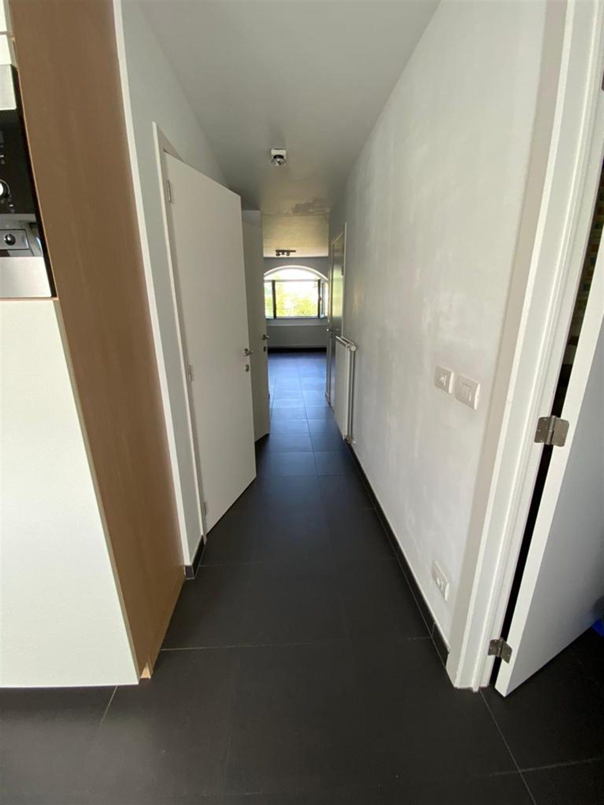 Gunstig gelegen duplex appartement met carport. foto 5