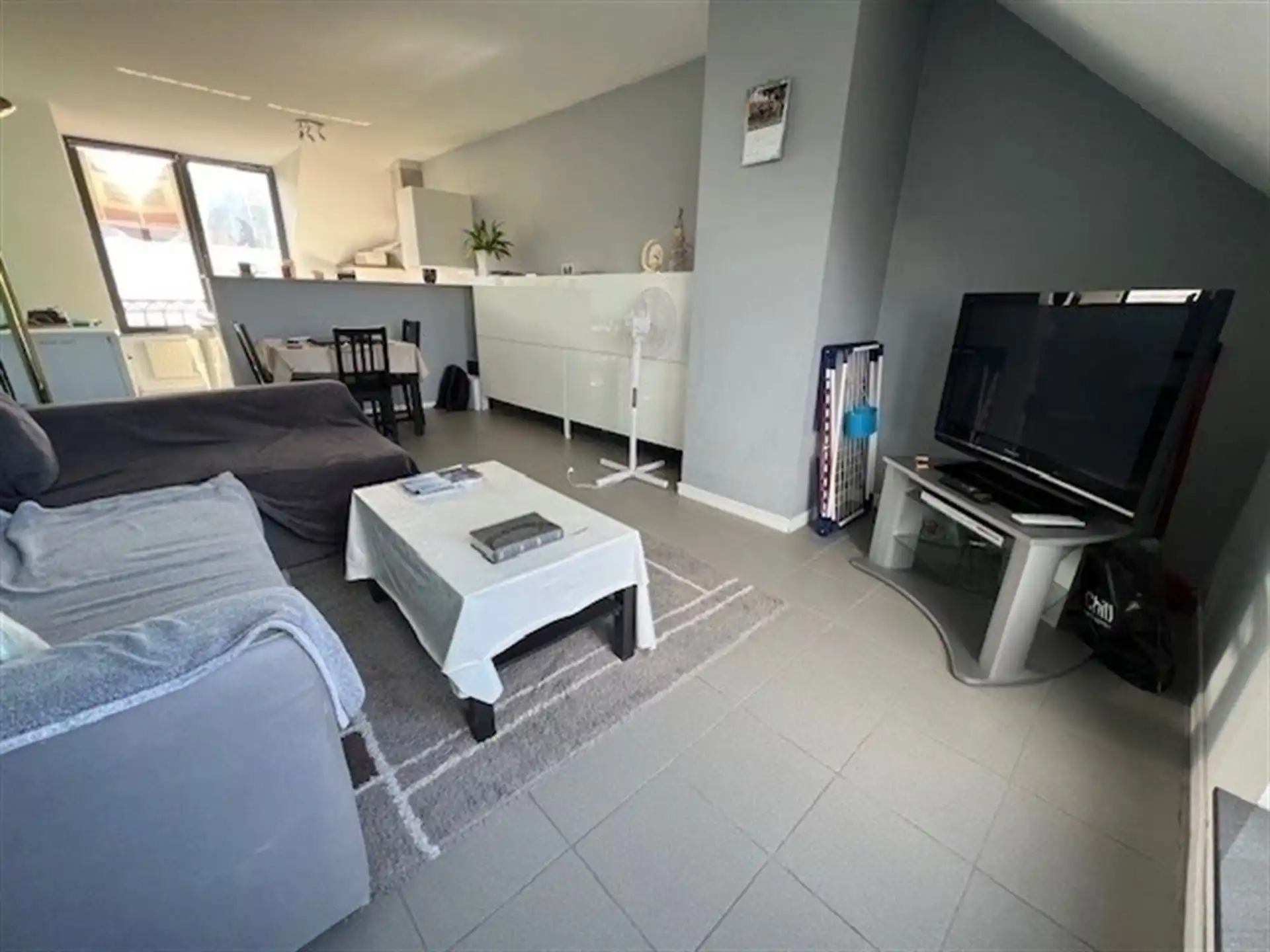 Centraal gelegen appartement met ruim terras! foto 3