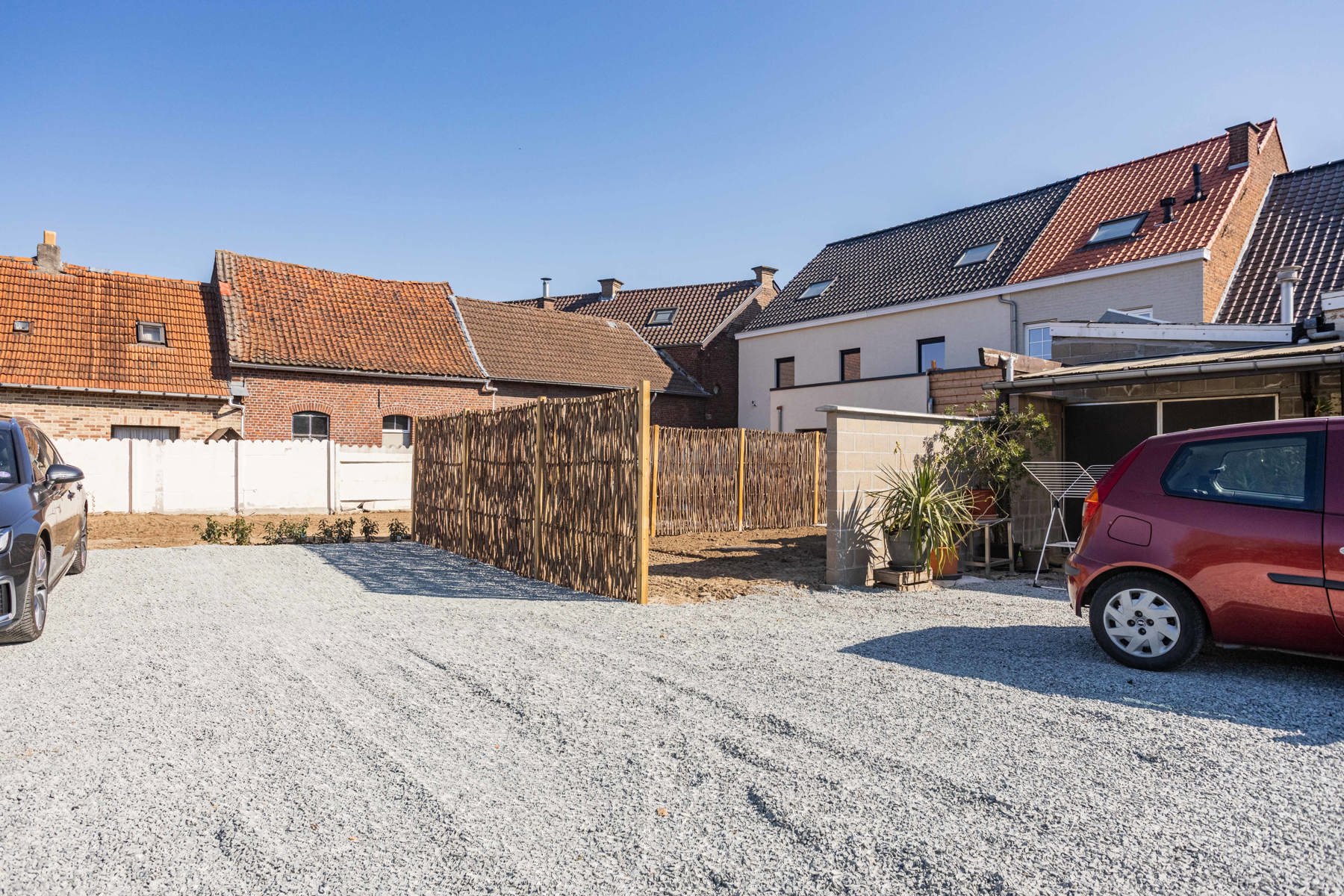 Gerenoveerde woning met 3 slaapkamers en 2 badkamers foto 23
