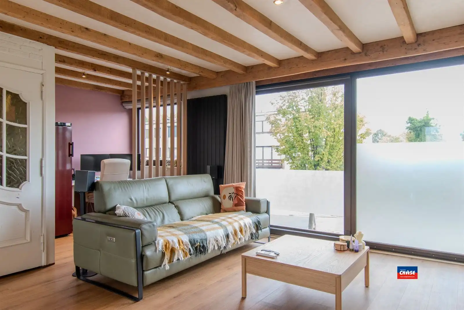 Bel-étage met 4 slaapkamers, grote oprit, garage, grote tuin en groot terras foto 17