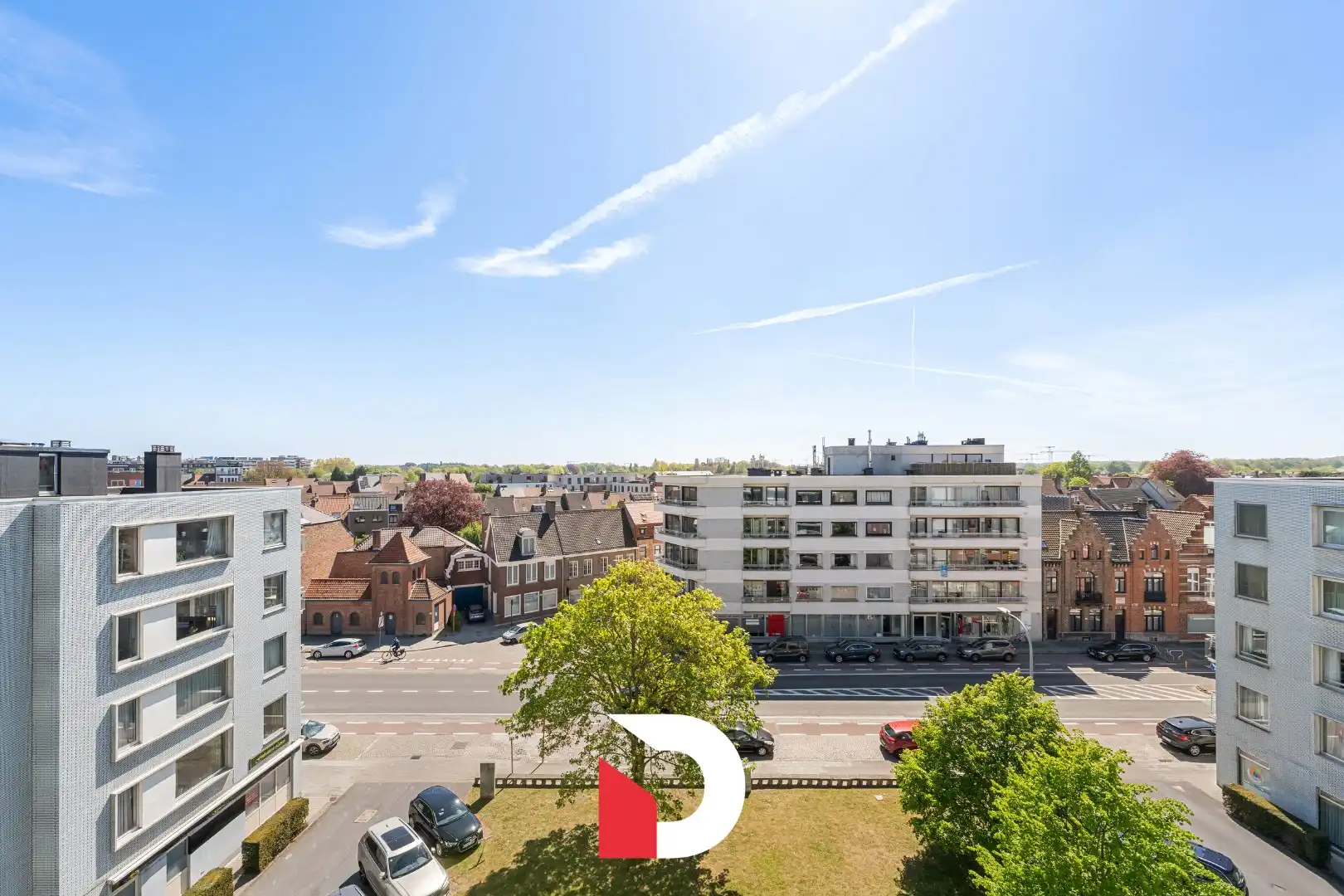 Aangenaam en lichtrijk app. op 5de verdiep met 2 slk.'ers op een toplocatie nabij het centrum van Brugge. foto 13