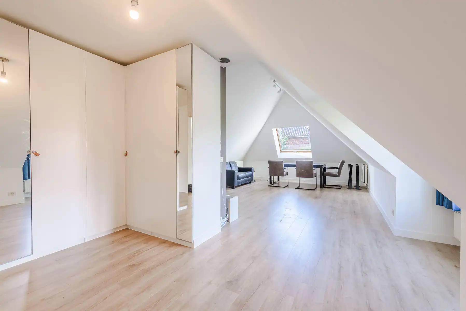 Grotendeels gerenoveerde villa in “De Lint” foto 27