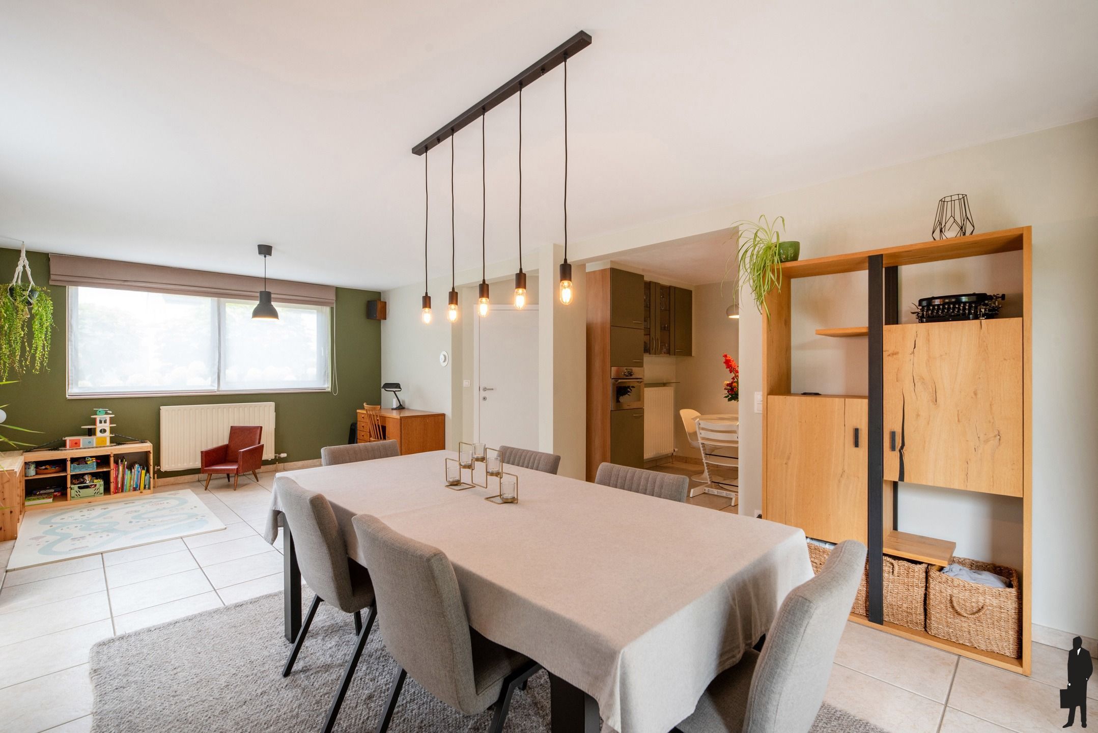Rustig gelegen, energiezuinige woning met 4 slaapkamers op 473 m². foto 8
