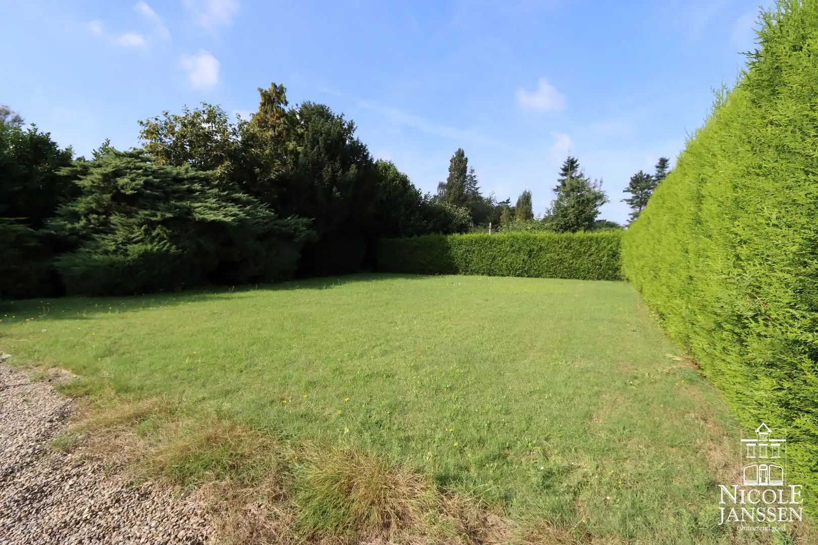 Gelijkvloerse verzorgde woning nabij het centrum van Maaseik foto 17