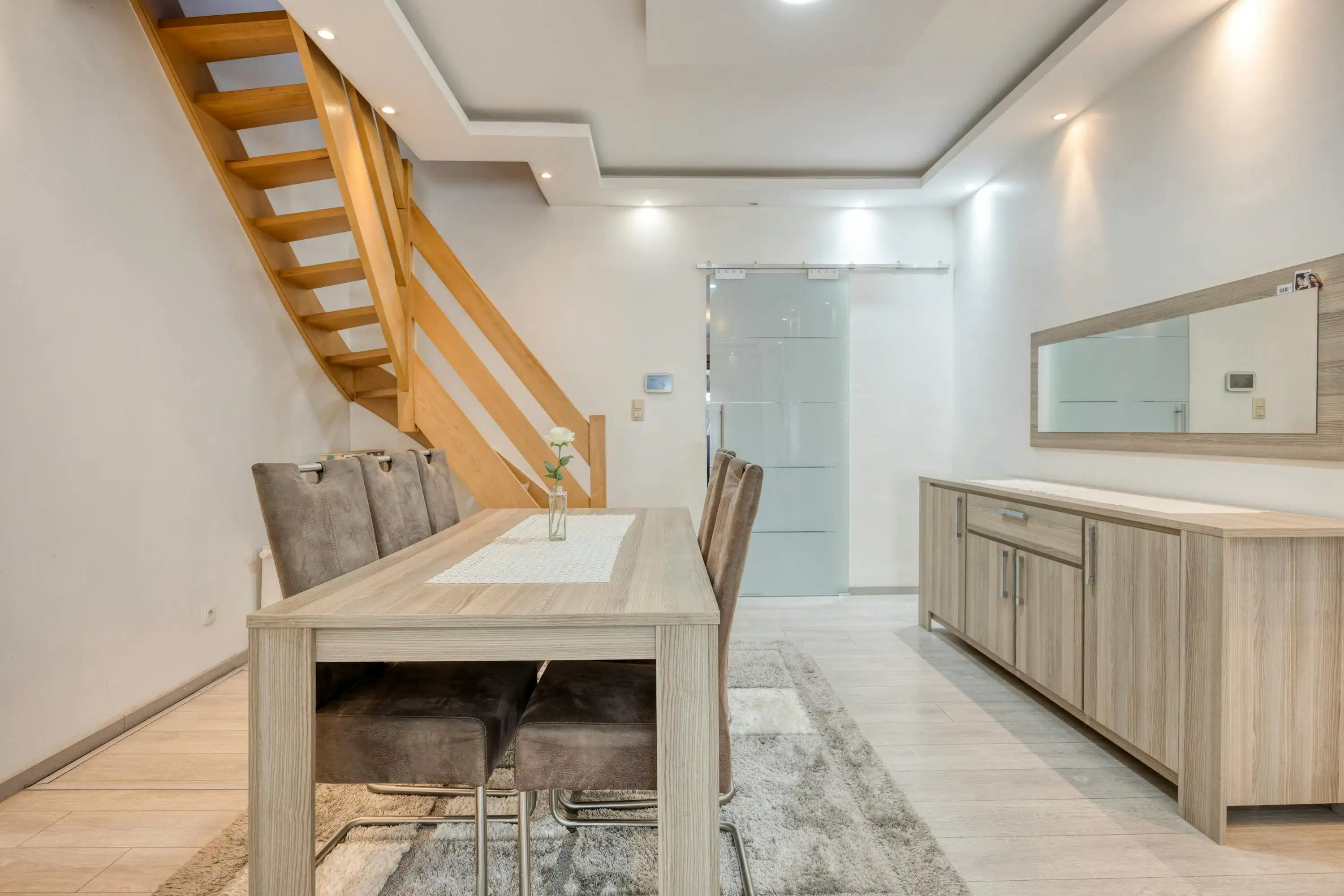 Instapklaar huis met 3 slaapkamers te koop in Merksem foto 5