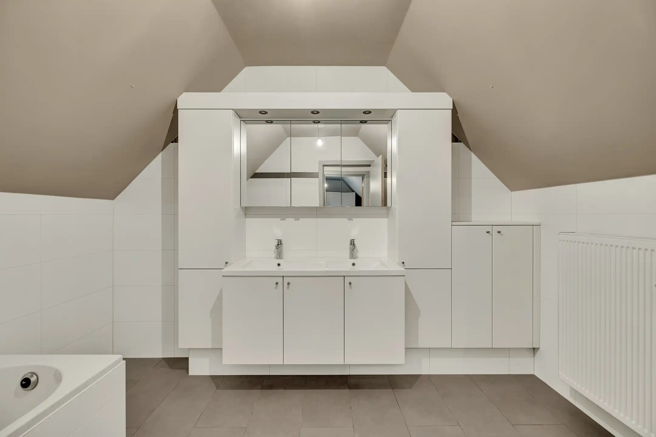 Energiezuinig appartement met 2 slpks, terras en garagebox foto 19