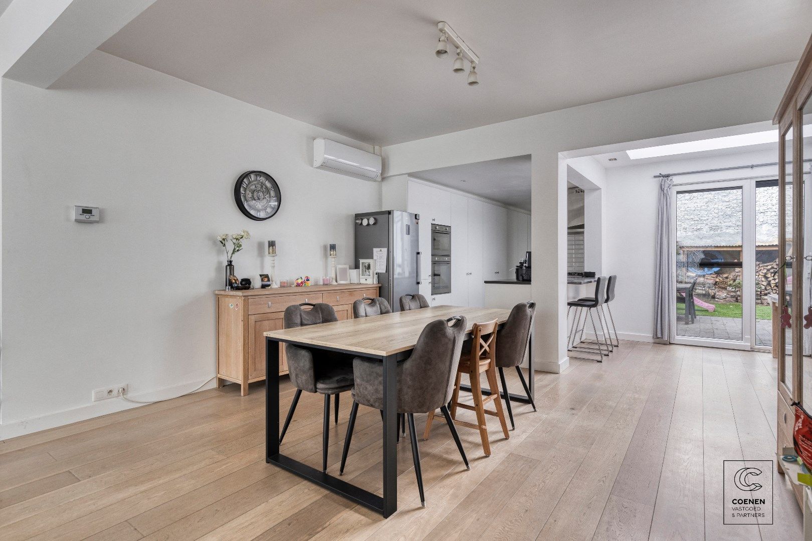 Prachtige woning van 200 m² met vier slaapkamers op een uitstekende locatie te Schoten! foto 7