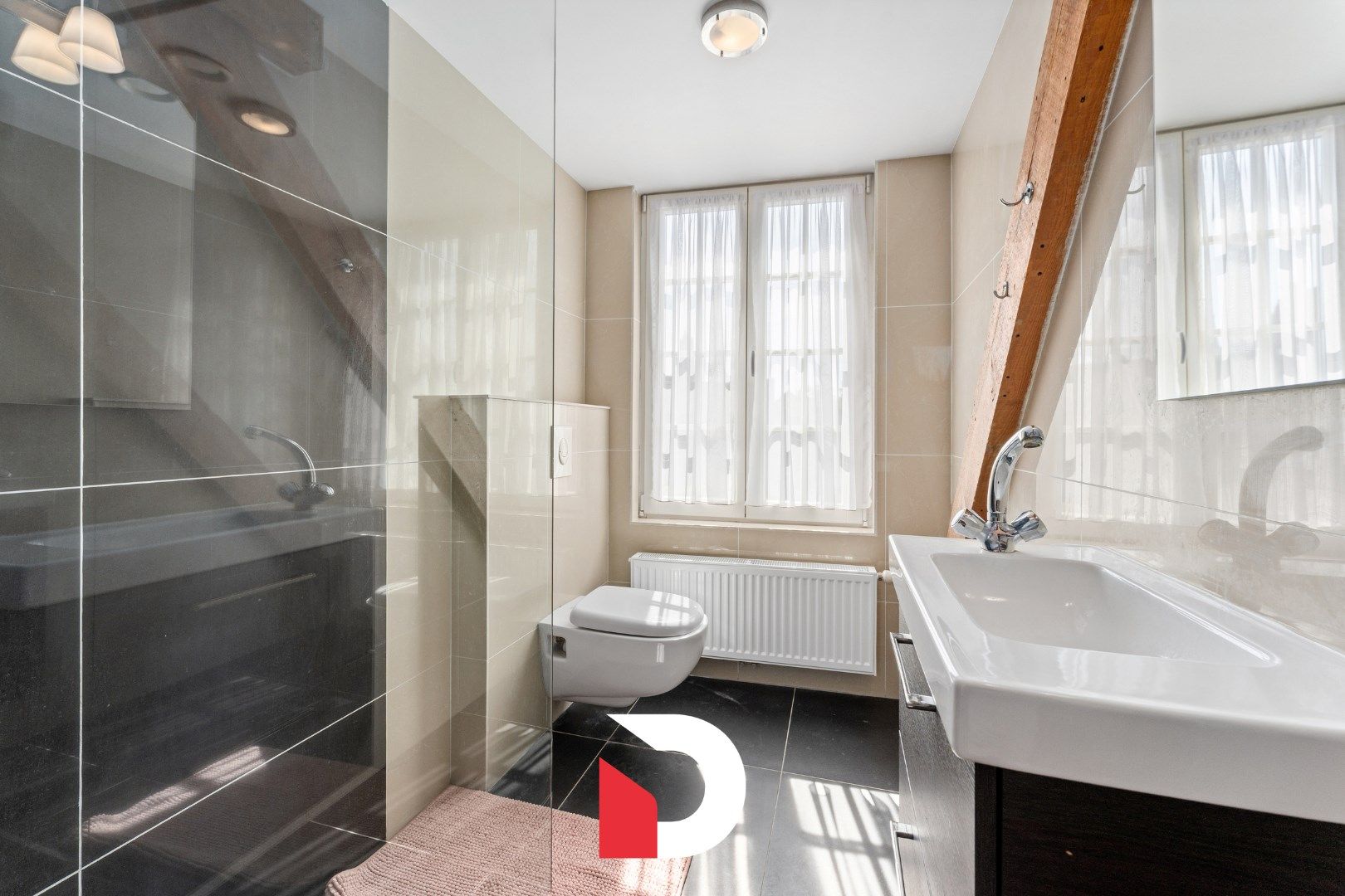 Burgerwoning met 5 slk en vergunde gastenlogies foto 15