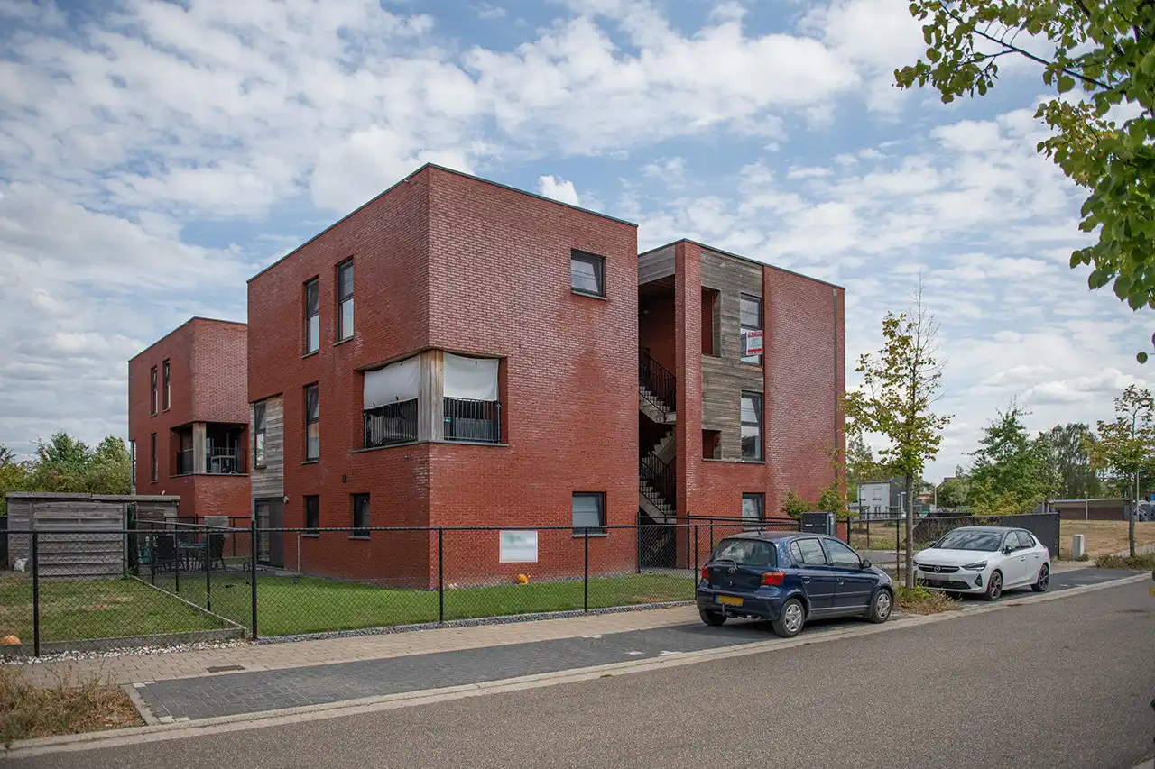 Dakappartement met uitzicht op veel groen foto 8