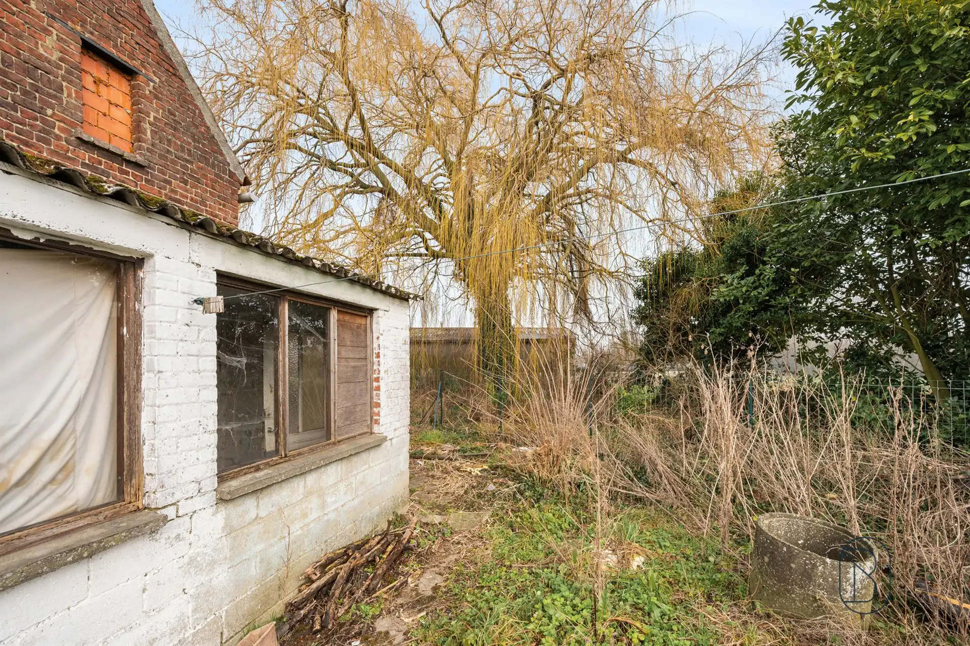 Volledig te renoveren woning, veel potentieel! foto 15