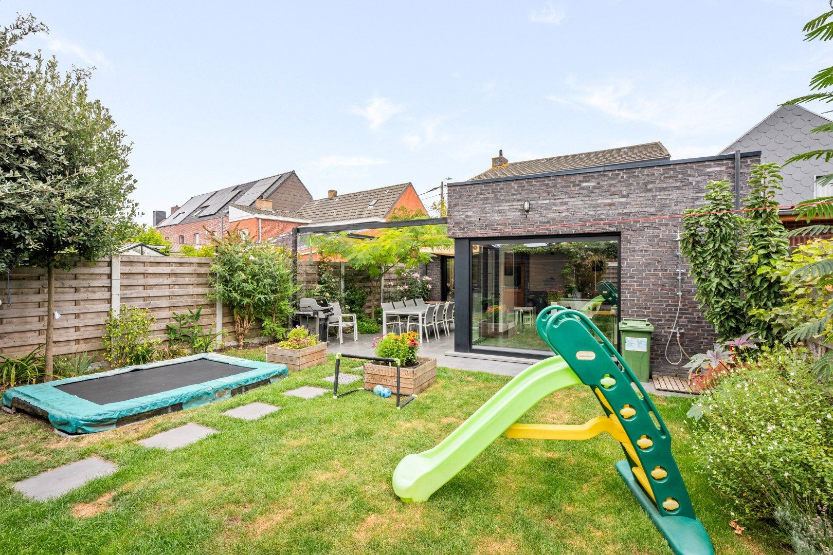 Instapklare, energiezuinige woning (2017) met zuidgerichte tuin en garage – centrum Ieper foto 14