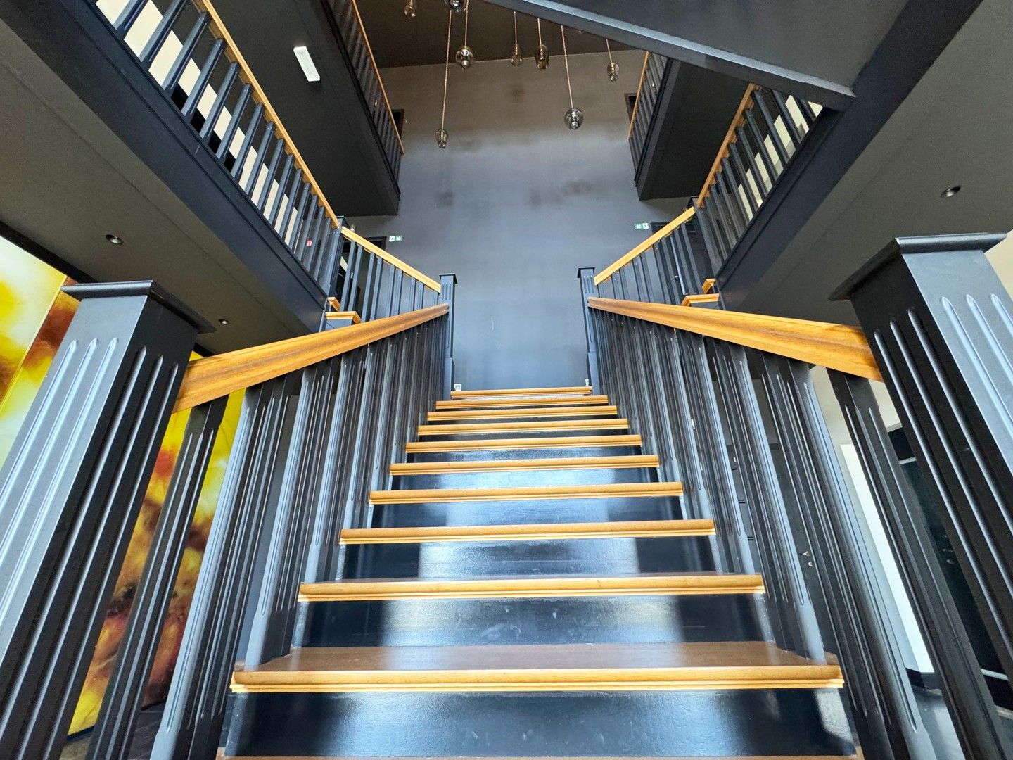 Unieke en ruime villa met 9 slaapkamers, lift, zonnepanelen en 10 parkeerplaatsen op riant perceel van 2.313 m² foto 8