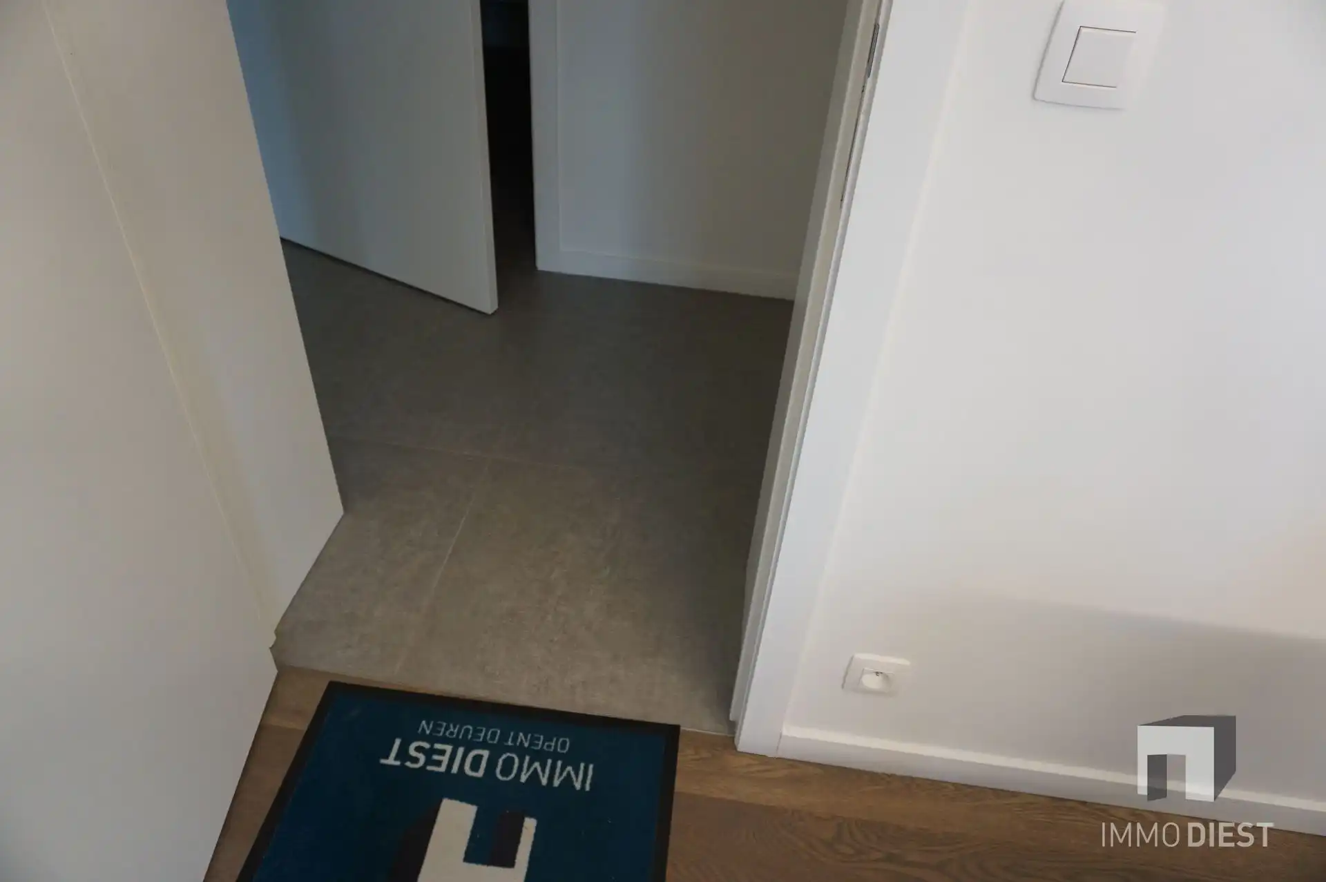 1500 M² GEKOELDE OPSLAG MET BURELEN  foto 37