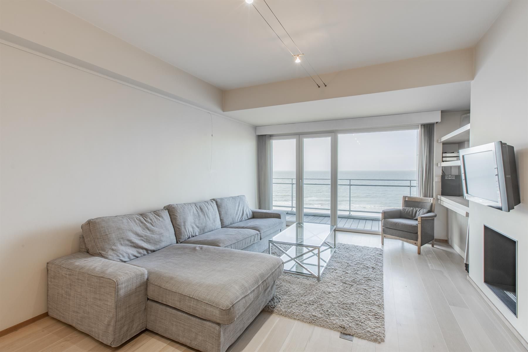 Appartement met frontaal zeezicht te Knokke foto 6