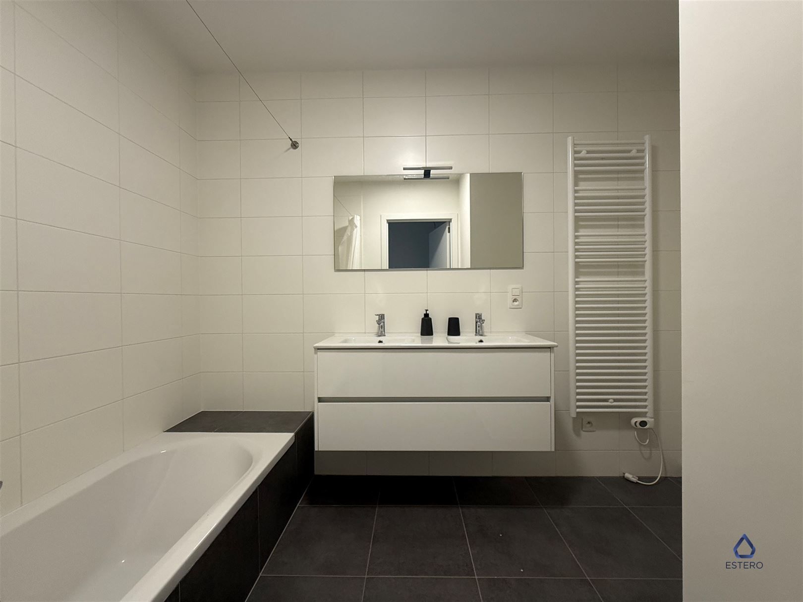 Ruim 2-slaapkamerappartement nabij het bruisende Eilandje foto 11