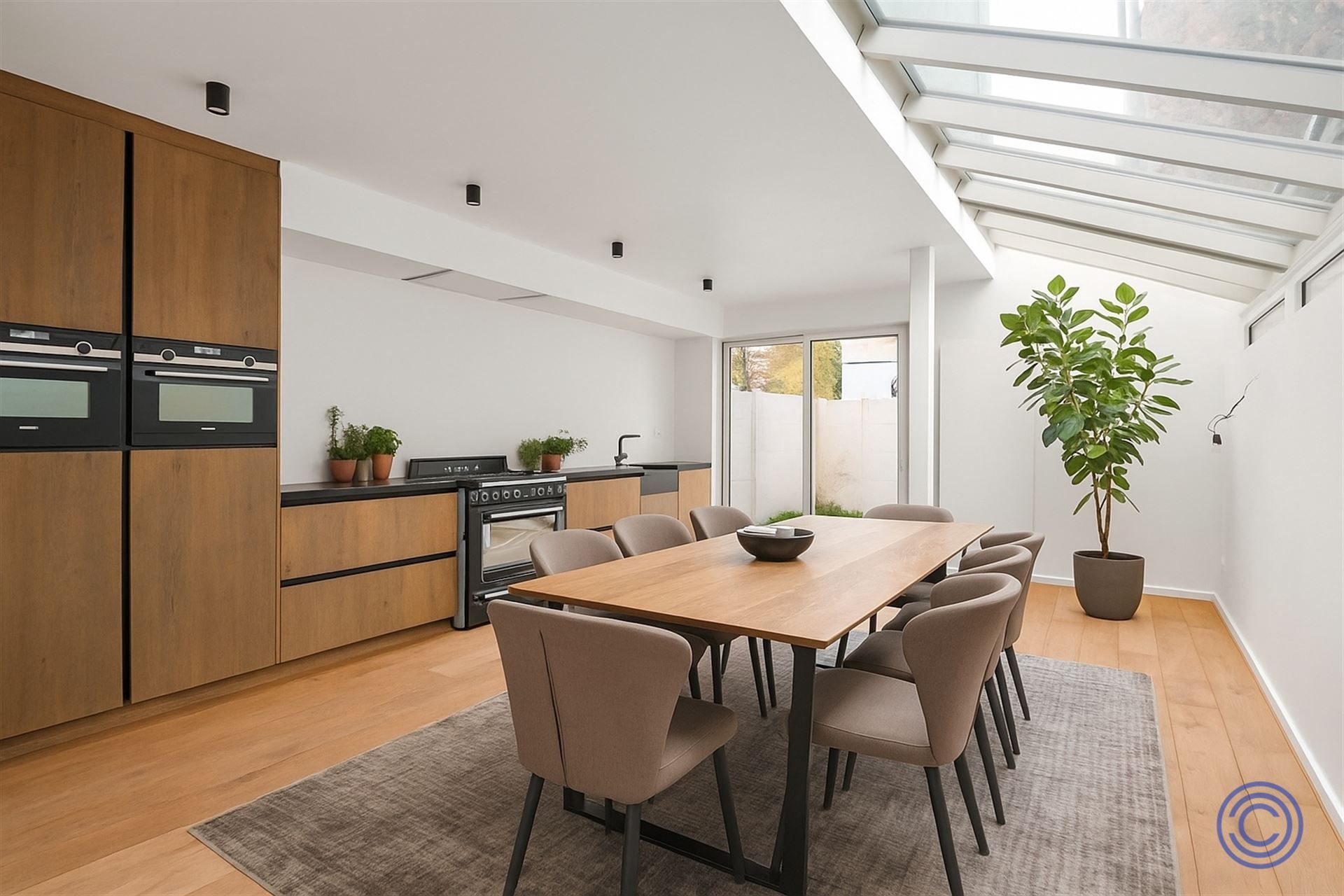 Fantastisch gerenoveerde 4-slpk woning met stadstuin! foto 4