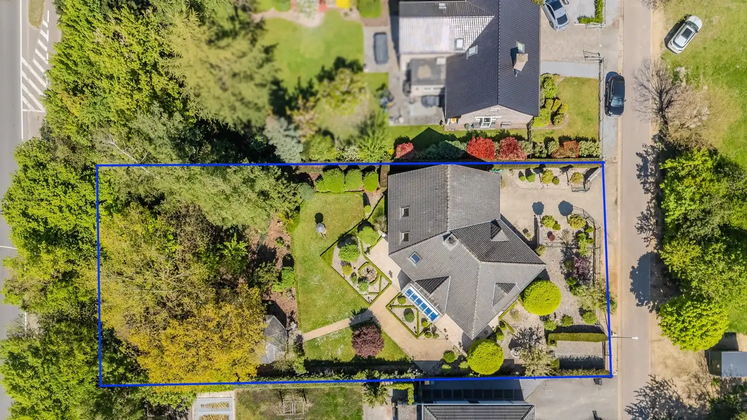 Ruime, instapklare vrijstaande woning met 5 slaapkamers en 3 badkamers in het gezellige Neerharen! foto 45