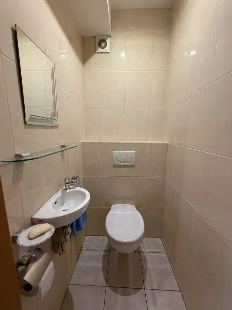 Genk-centrum, Oude Markt 4 bus 11: Ruim en energiezuinig appartement (133 m²) met 2 slaapkamers, overdekt terras, dubbele autostaanplaats en kelderberging. foto 22