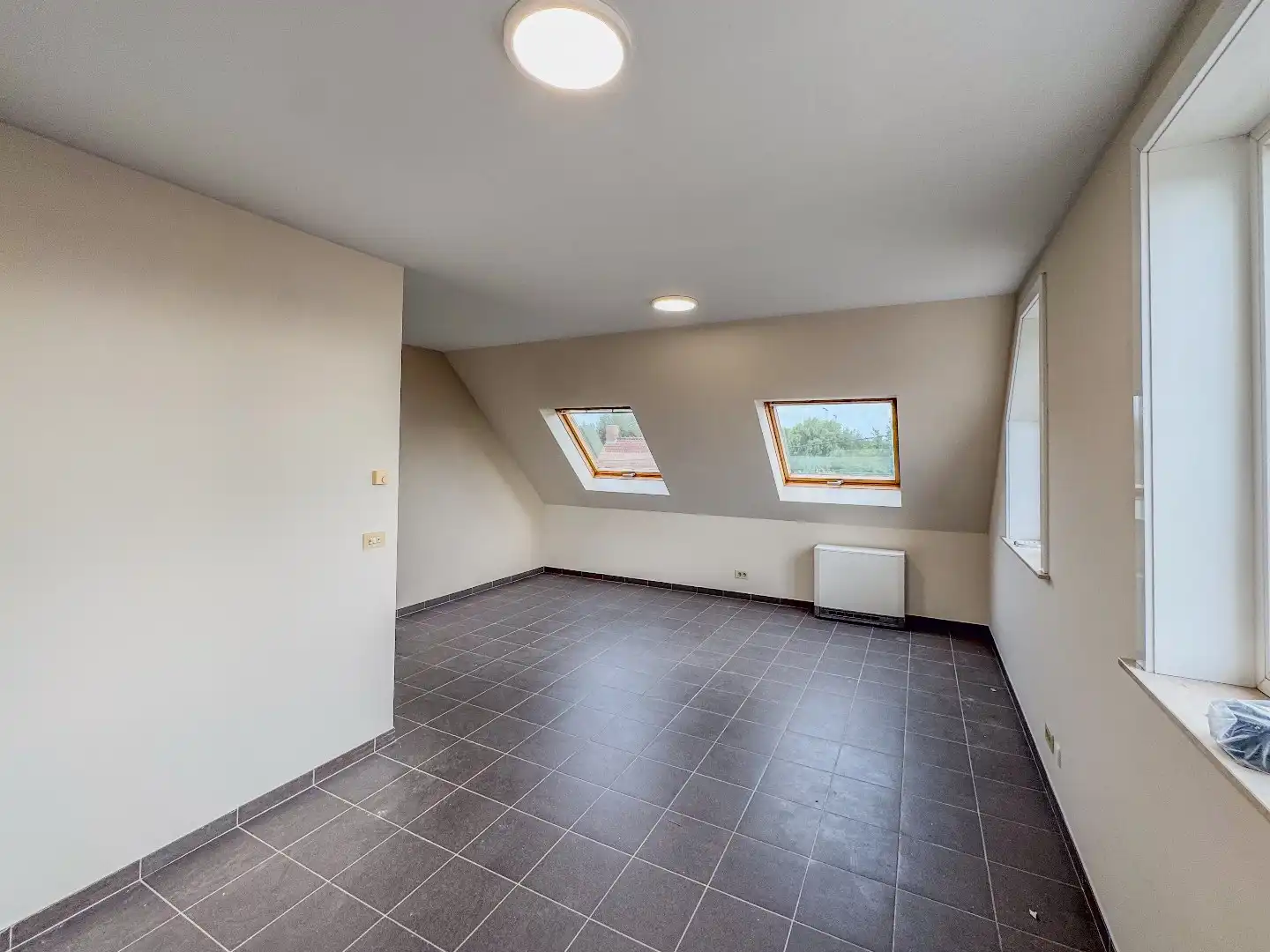Ruim appartement met 2 slaapkamers en ruime garage. foto 16