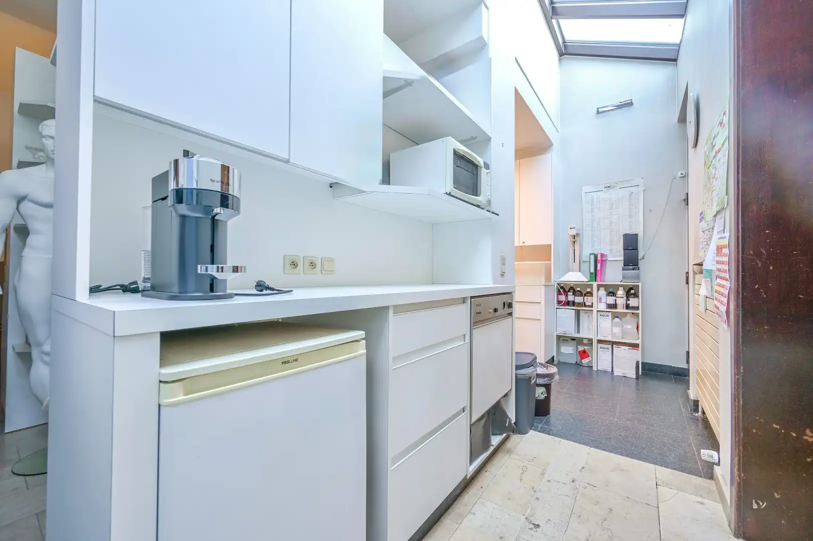 Handelspand met ruim appartement te huur in het hart van Bornem foto 4