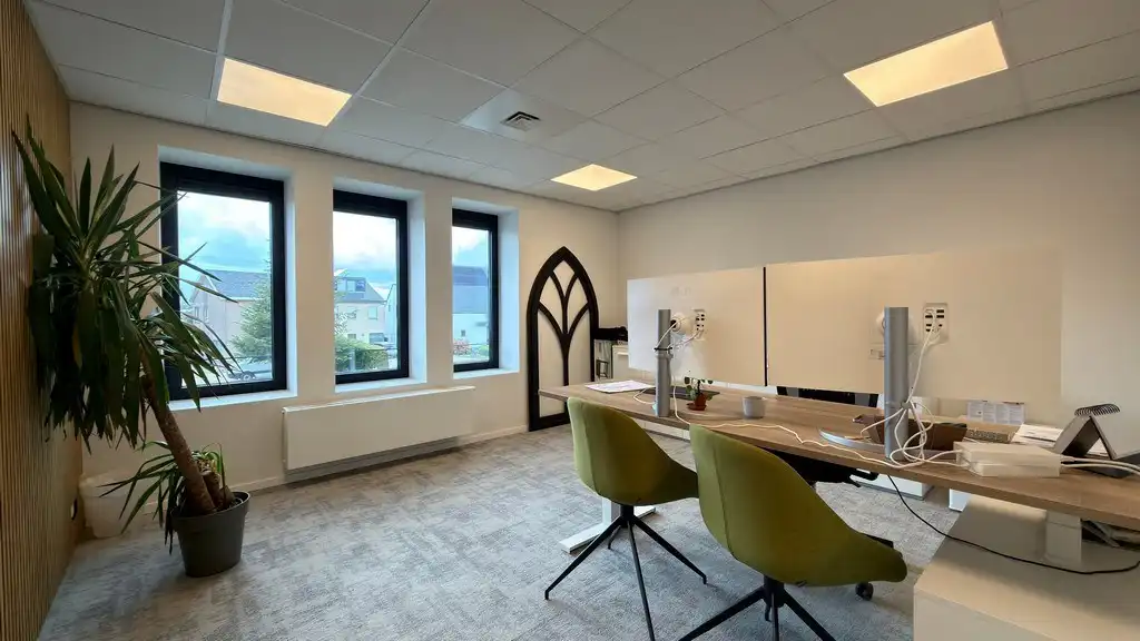 Instapklare kantoren met terras te huur vlakbij afrit E19 in Rumst foto 11