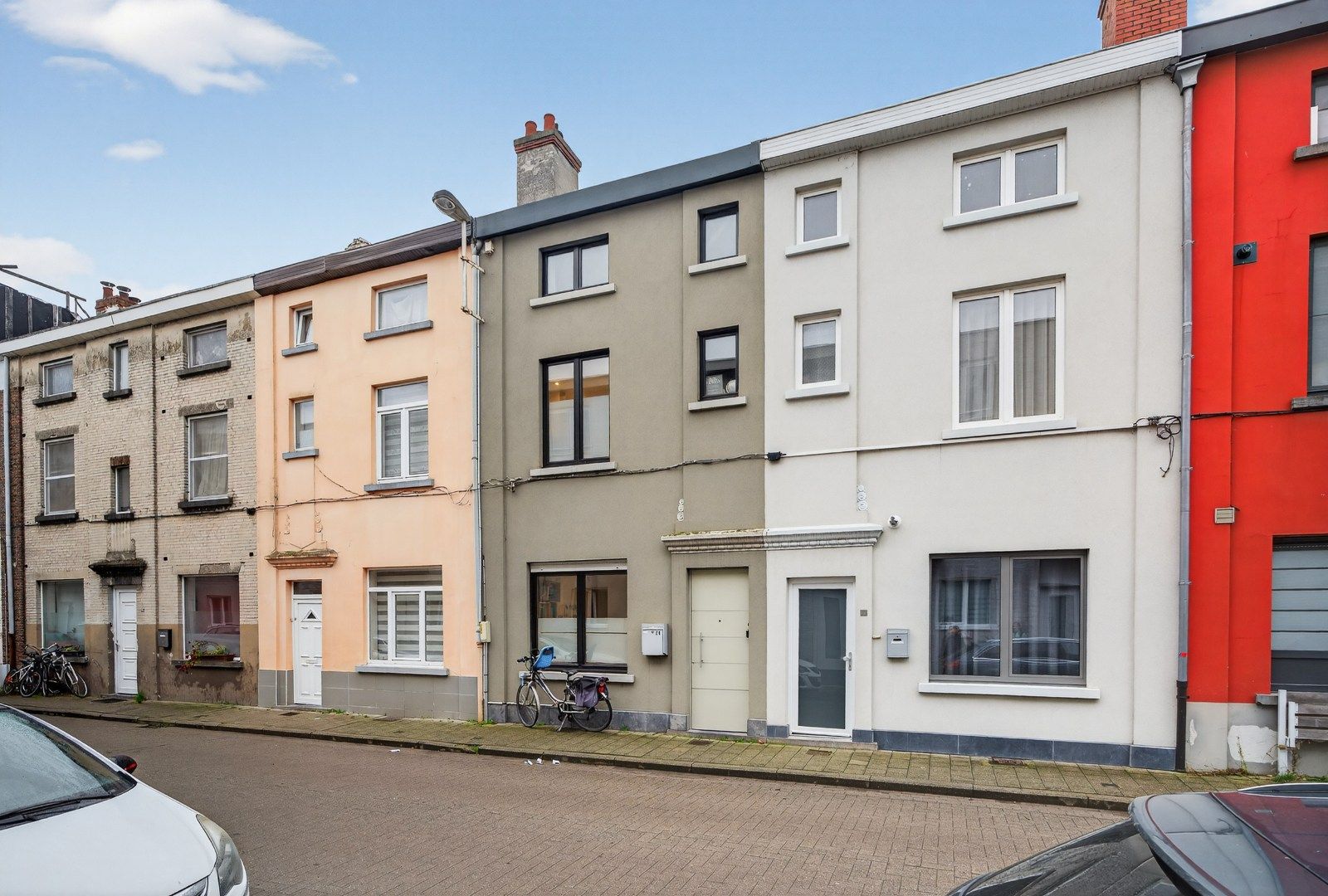 Gezellige eengezinswoning met buitenruimte met INSTELPRIJS foto 2