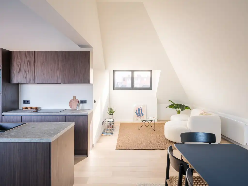 Gerenoveerde penthouse met 2 slaapkamers en terras nabij Portus Ganda foto {{pictureIndex}}