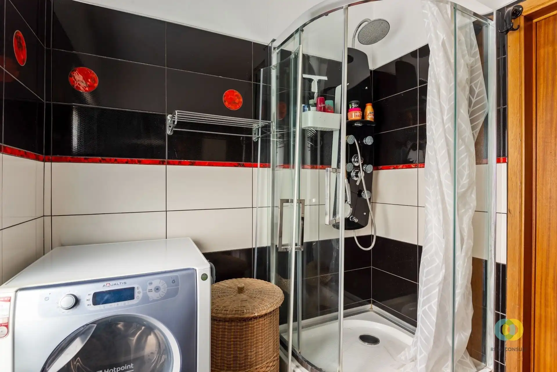 Op te frissen handelshuis  **OPEN HUIZEN DAG 21/03** foto 8