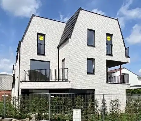 2 slaapkamer appartement met 2 terrassen en staanplaats foto 2
