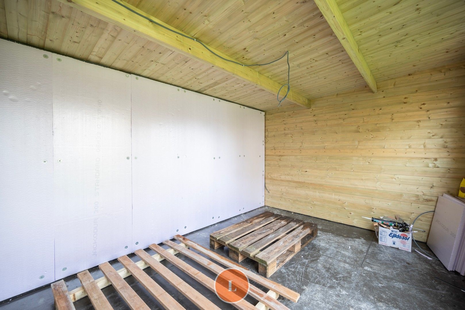 Halfopen woning te koop in Moorslede foto 13