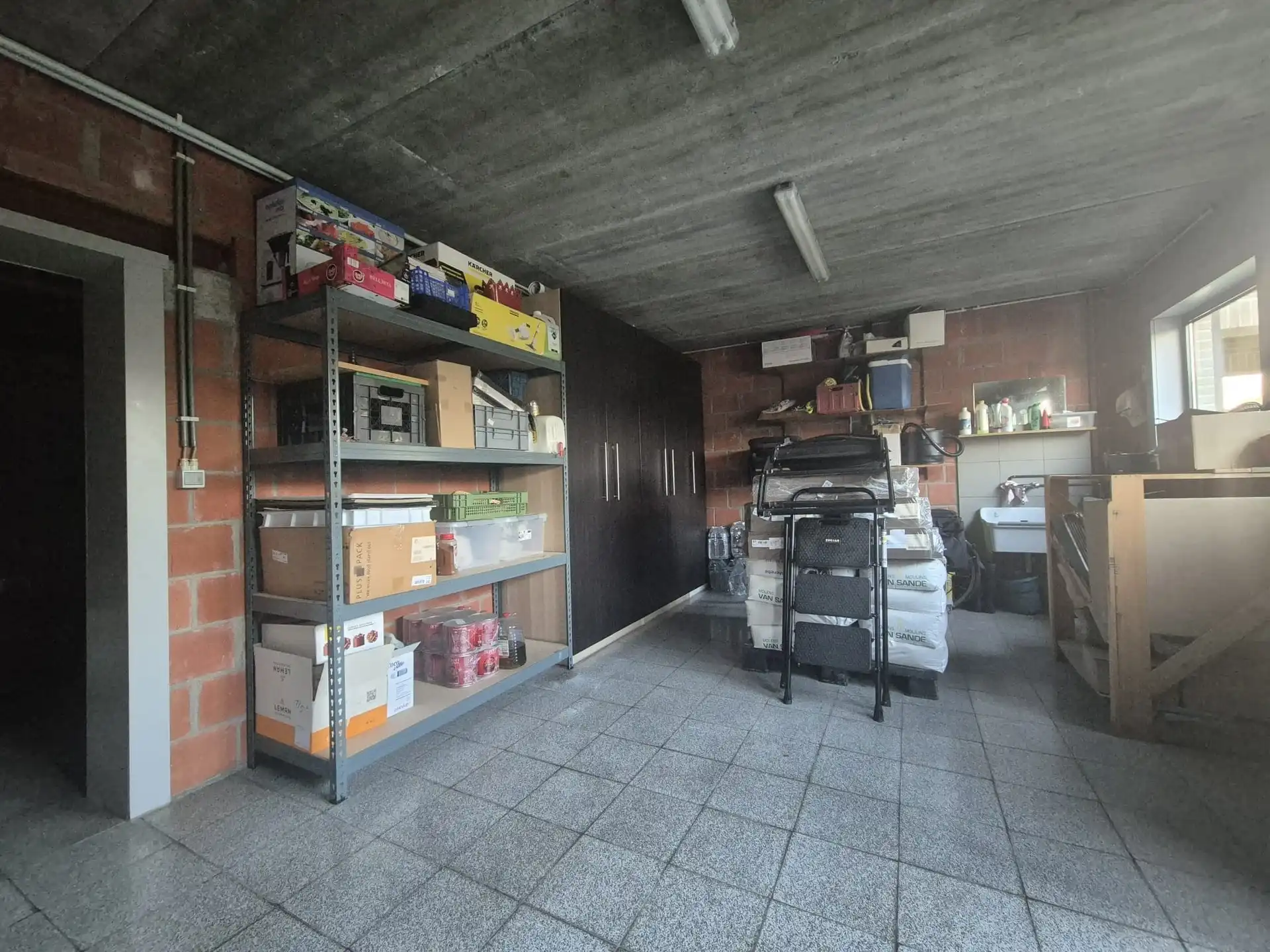 Pizzacontainer ter overname – Toplocatie nabij station Schellebelle foto 9