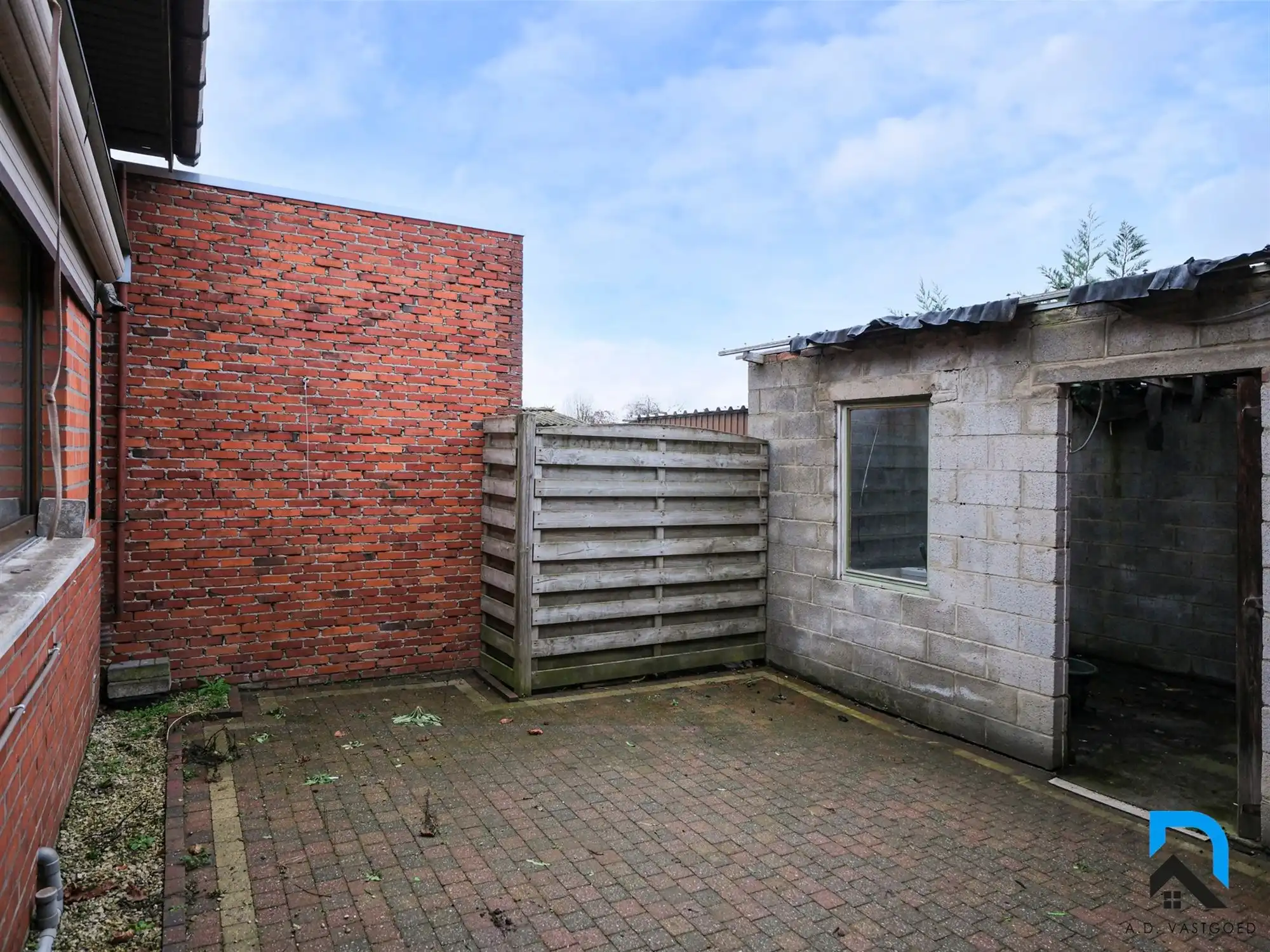 Mooie woning met tuin en garage foto 28