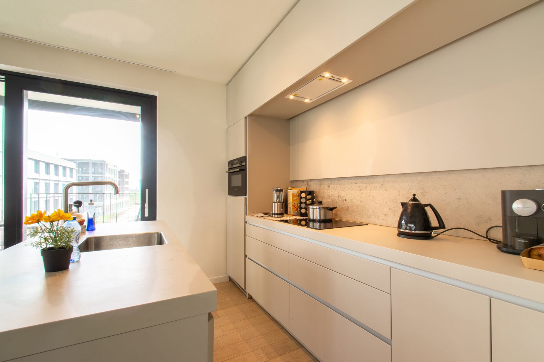 Gezelig lichtrijk gemeubeld 3 kamer appartement foto 8