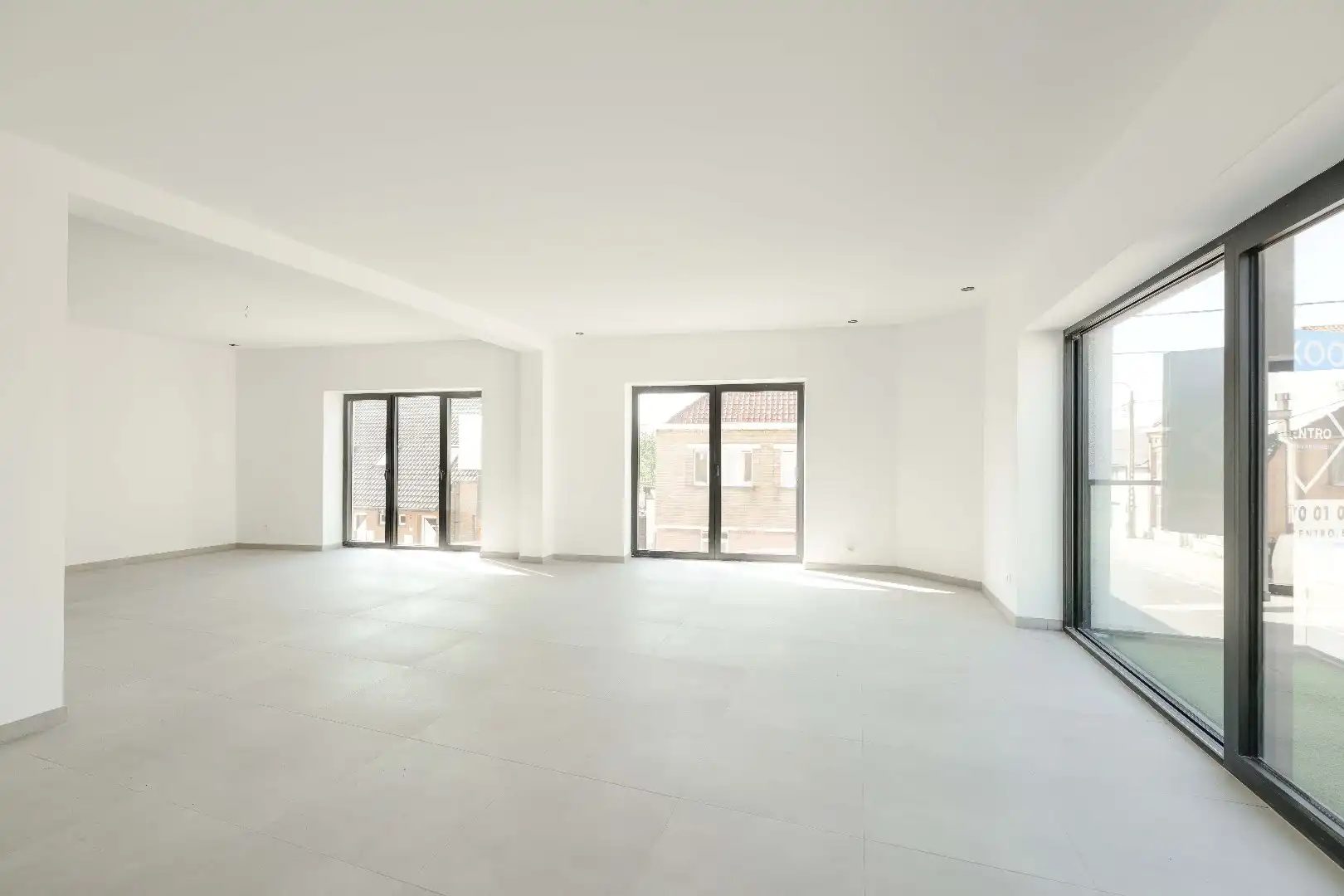 INSTAPKLAAR HOEKAPPARTEMENT (134,80 m²) MET 2 SLPKS EN TERRAS  foto 3