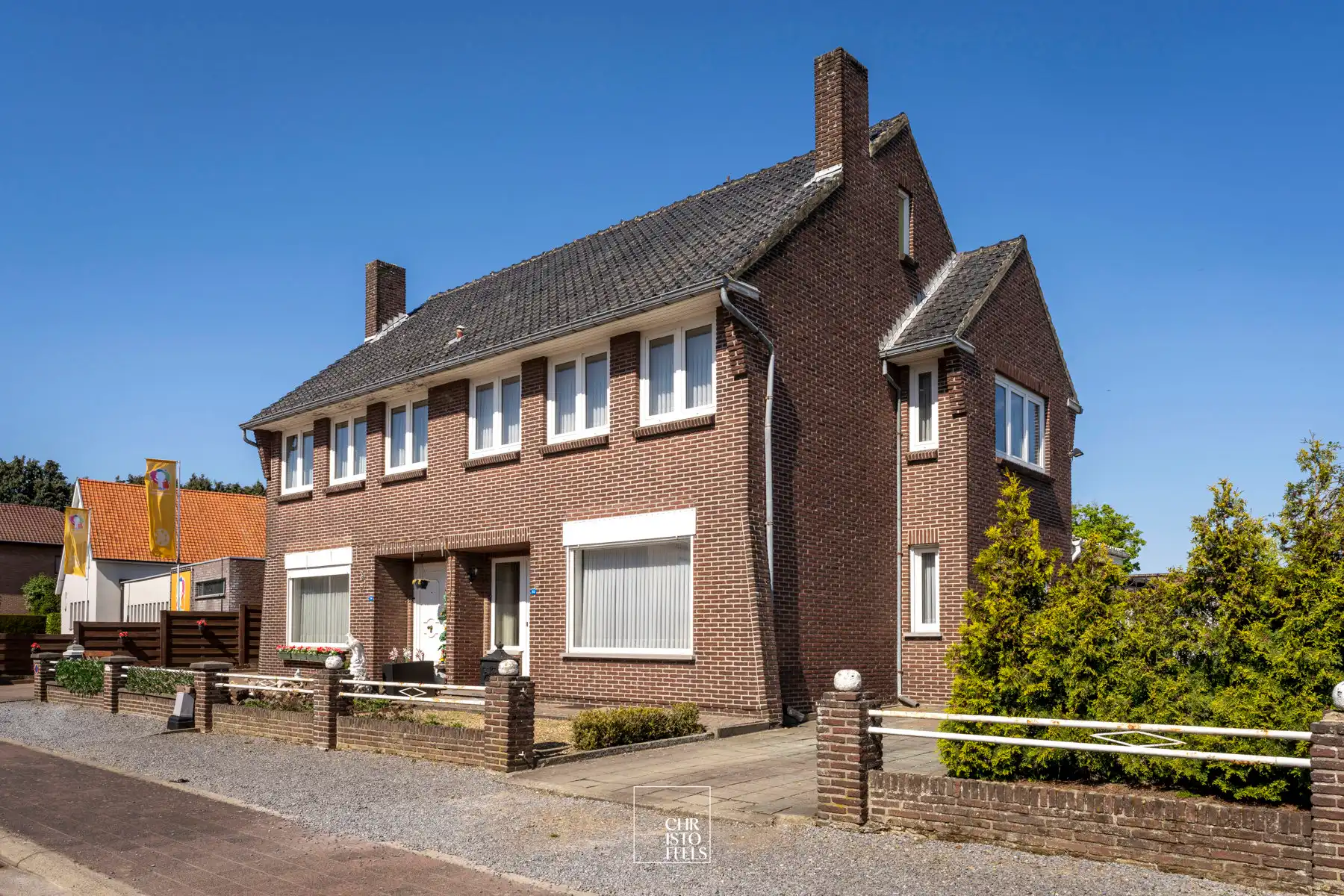 Te renoveren woning (199m²) in een rustige woonomgeving te Lanaken! foto 28