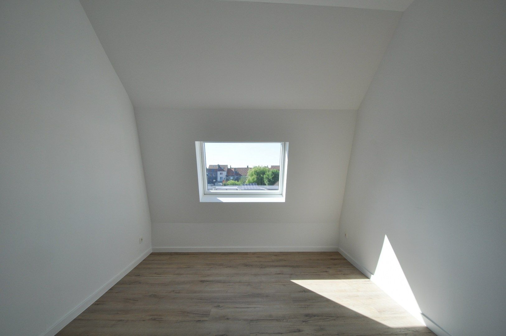 Gerenoveerde woning met 3 slaapkamers te Kristus-Koning foto 12