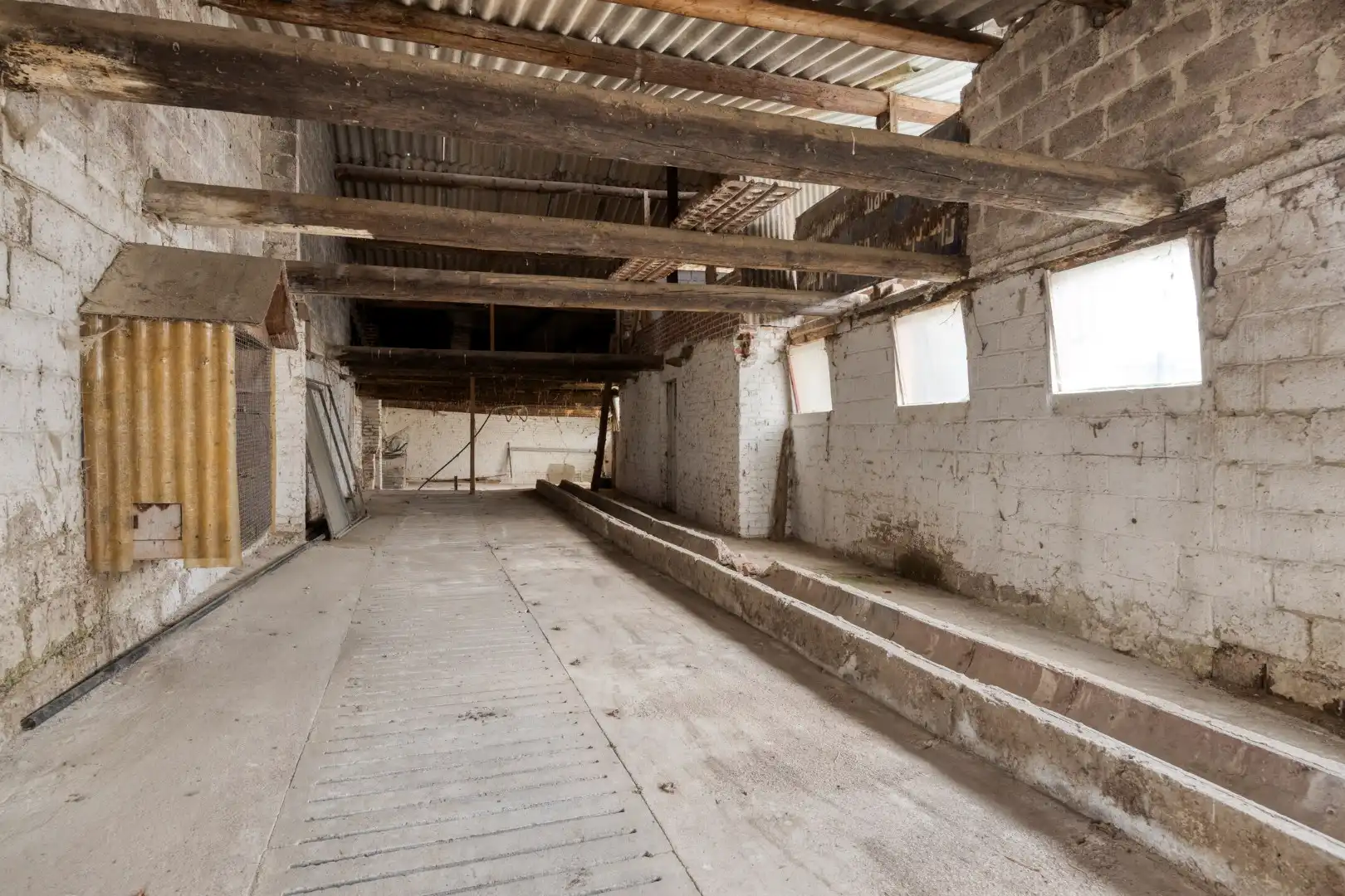 Hoevewoning met binnenkoer, stallen en tuin in landelijke dorpsligging te Nerem foto 28