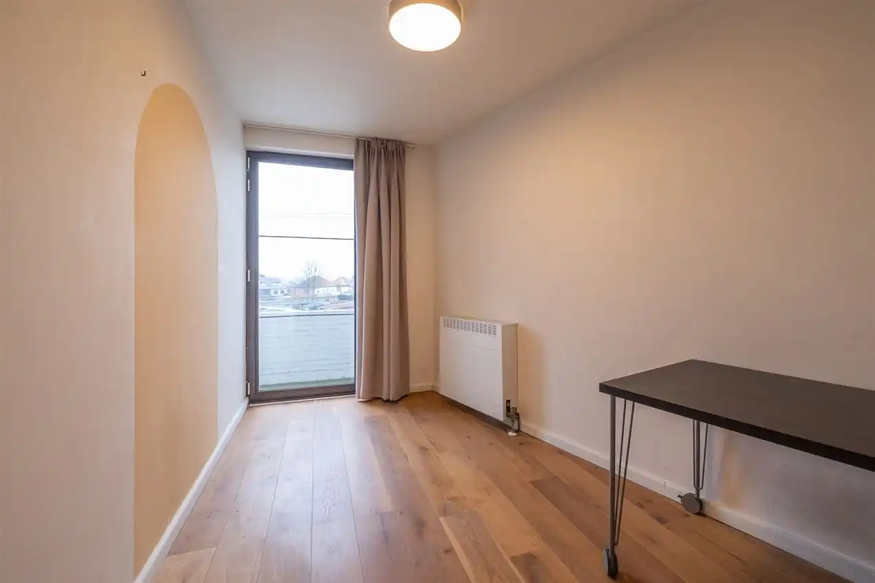 Instapklaar, volledig gerenoveerd appartement met twee terrassen foto 21