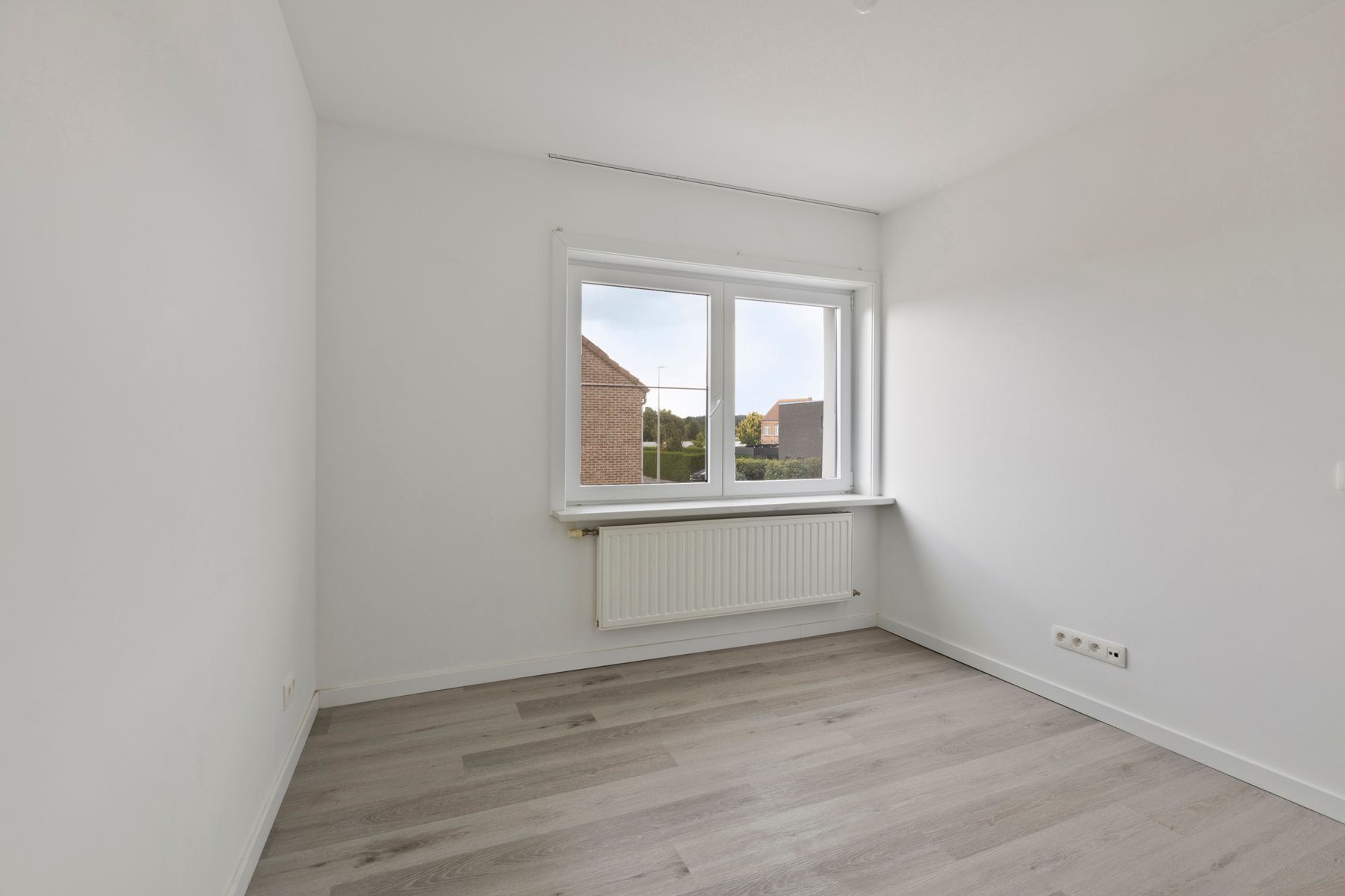 Gerenoveerde woning met drie slaapkamers foto 22