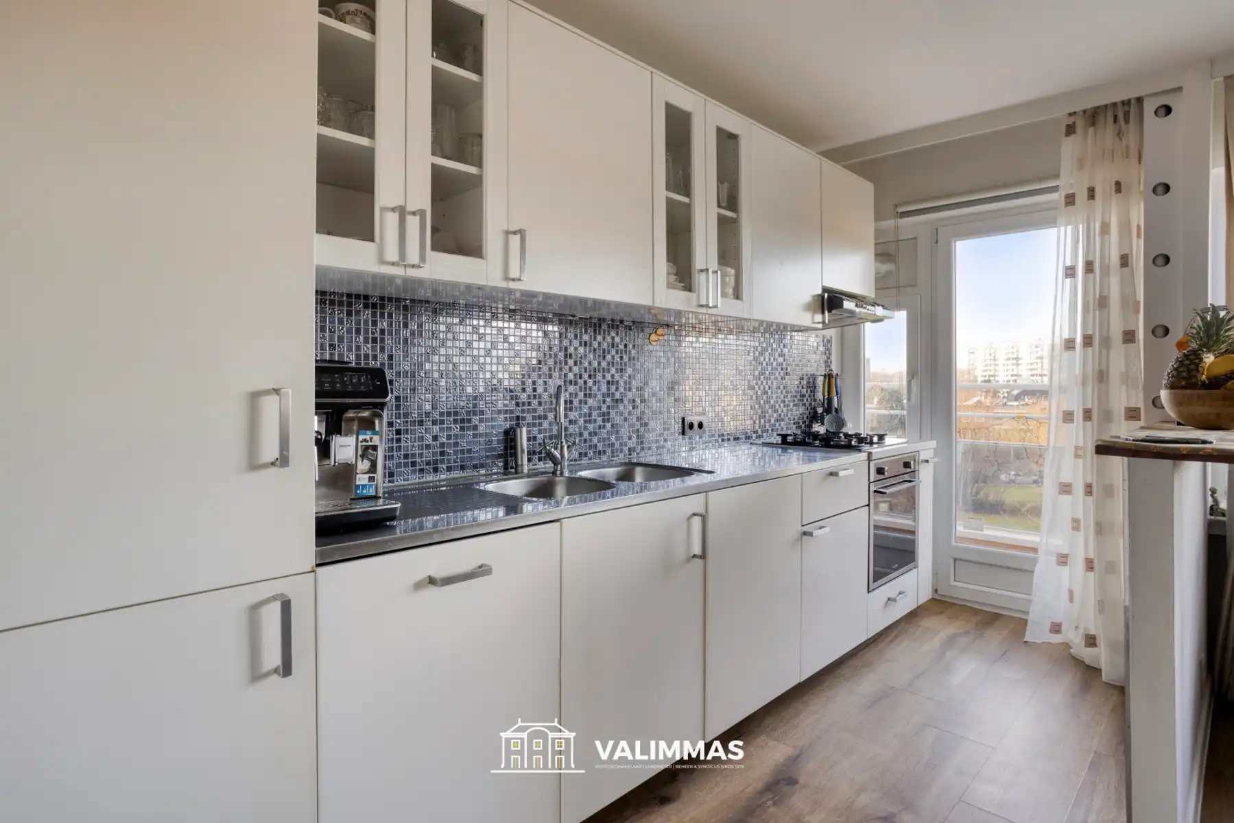 Gerenoveerd en comfortabel appartement met terras en kelder foto 11
