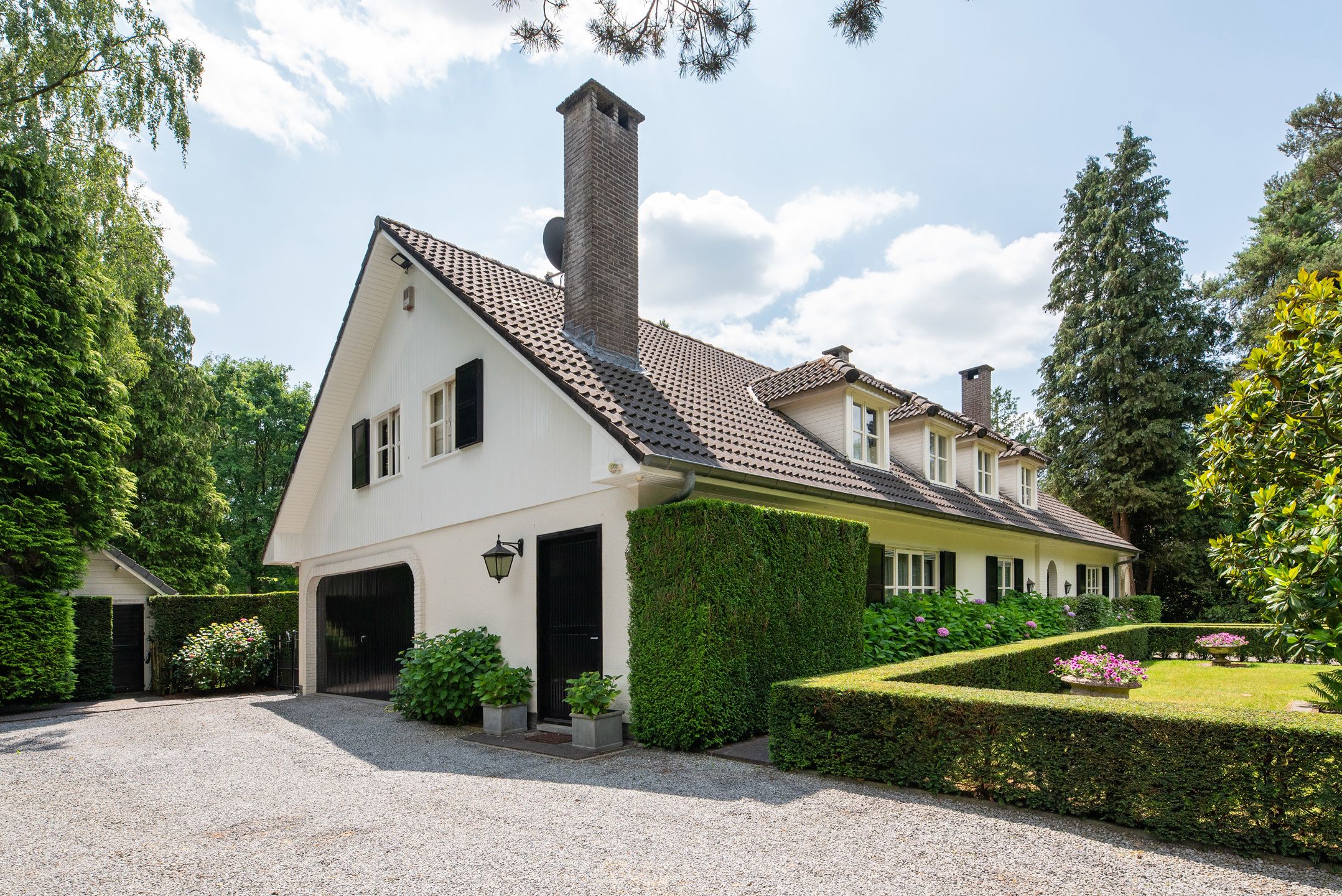 Hoofdfoto van de publicatie: Stijlvolle villa op 1700m² met 4slks, 3bdks in Oud-Turnhout