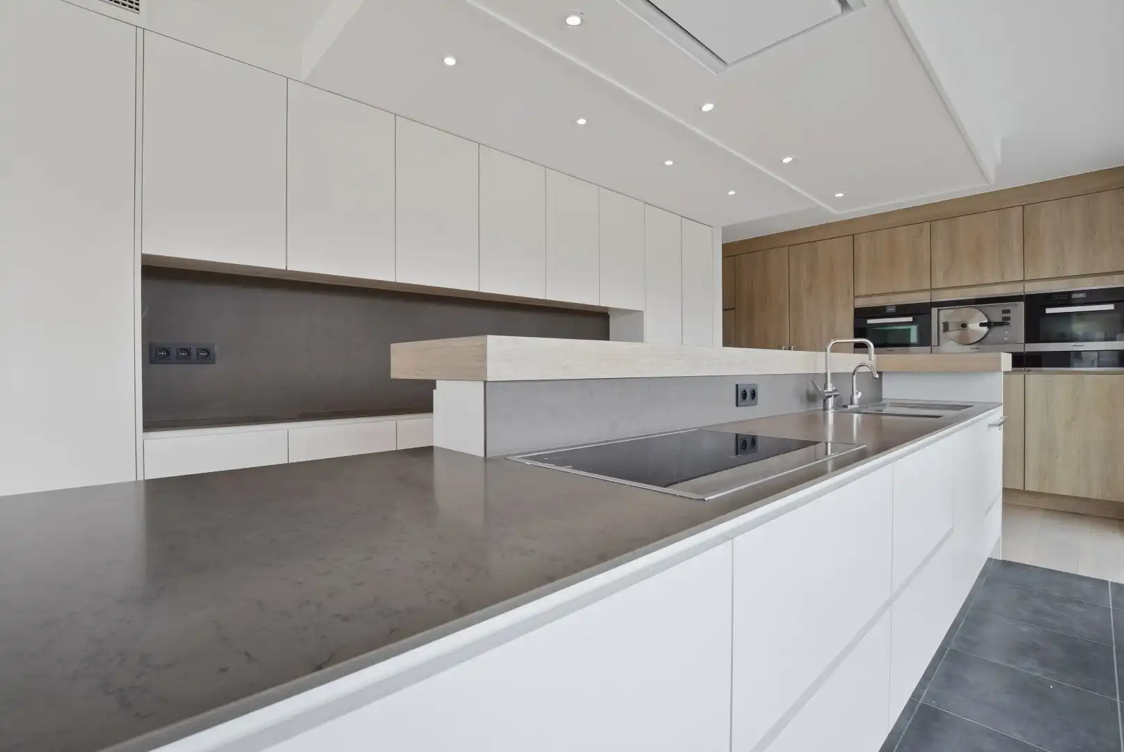 Luxueus praktisch appartement (122m² + 30 m²) met rondom terrassen te Nieuwpoort-Stad foto 8