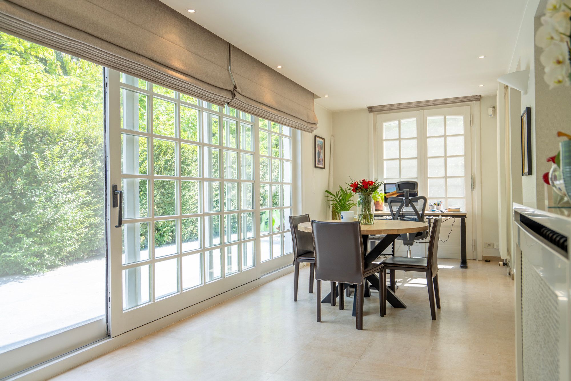 Instapklare ruime villa in residentiële buurt foto 14