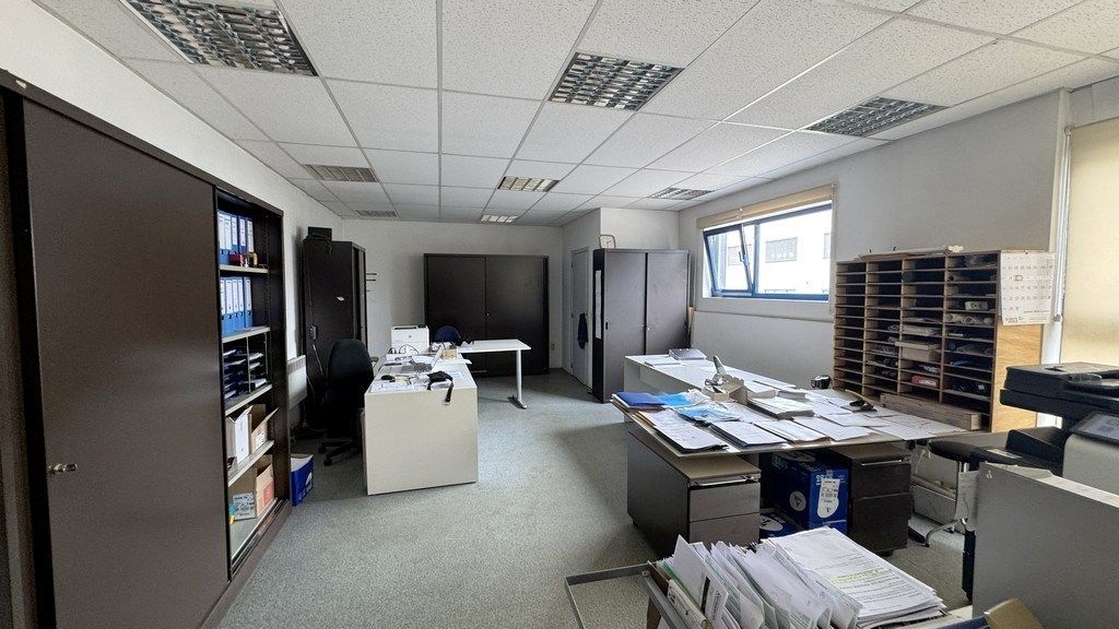 Loods met kantoor te huur nabij E313 in Wommelgem foto 5