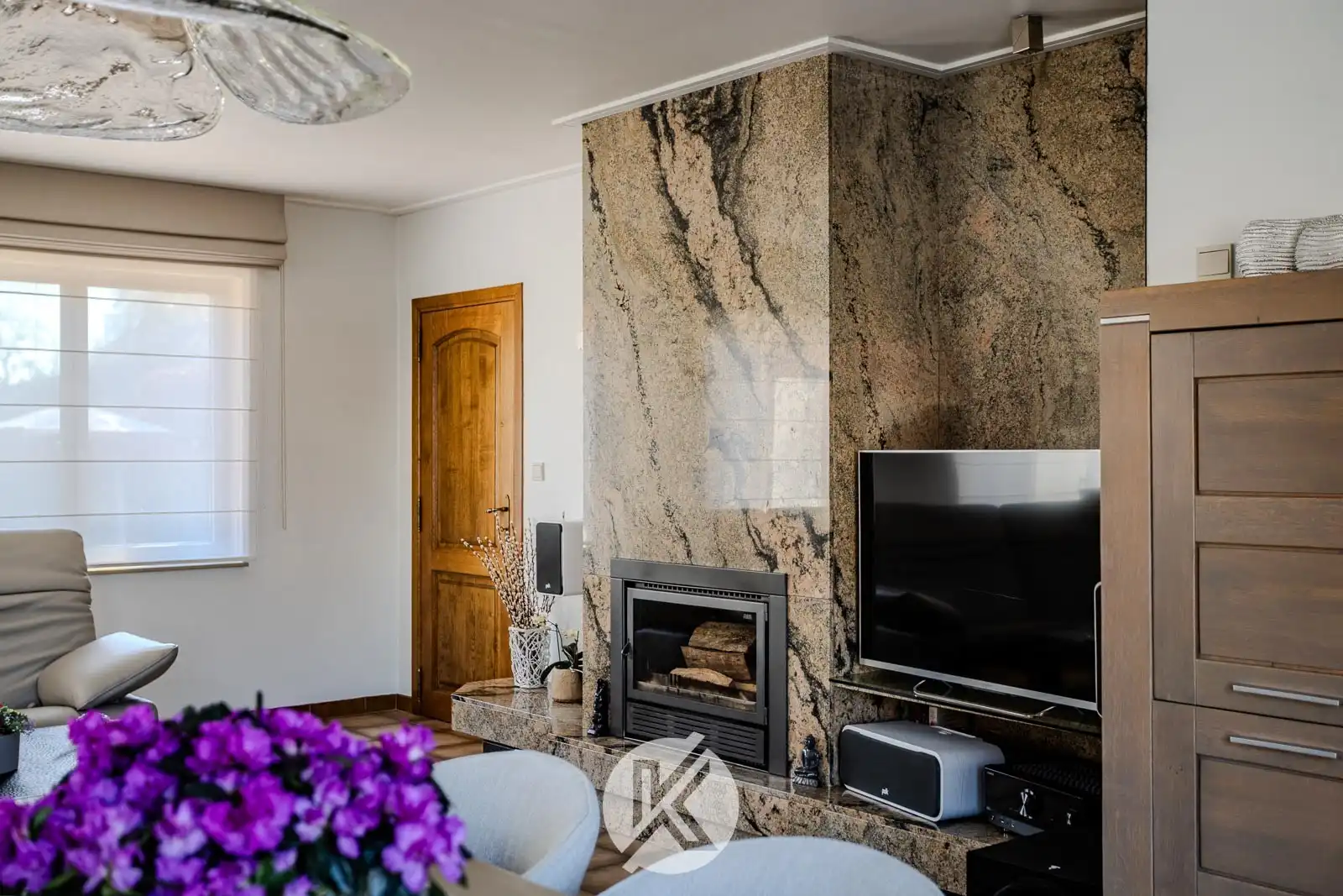 Ruime halfopen bebouwing op strategische locatie foto 11