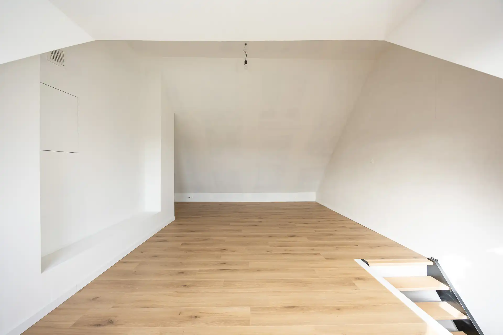 Vernieuwde arbeiderswoning foto 18